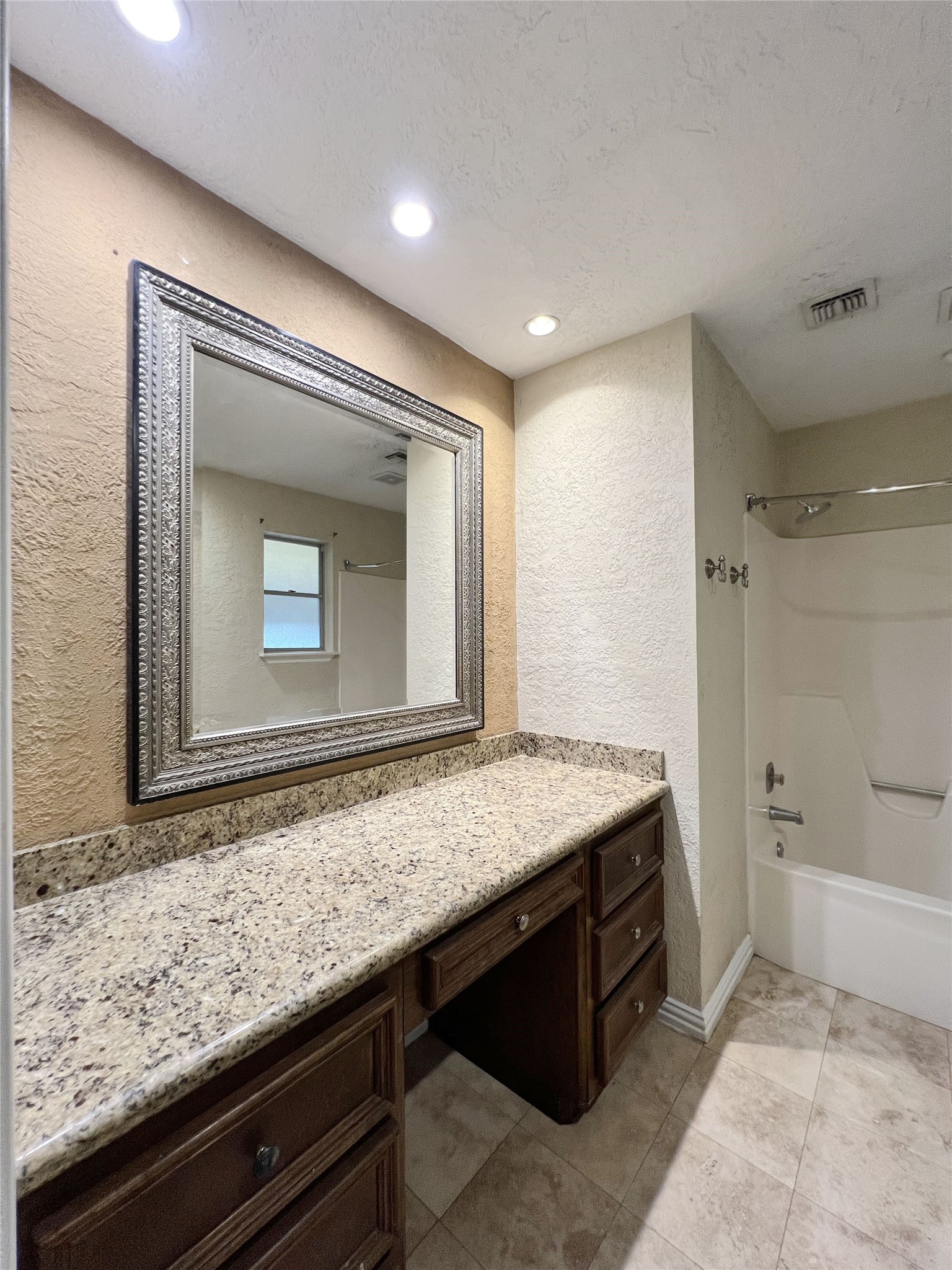 706 Leicester Lane Property Photo 15