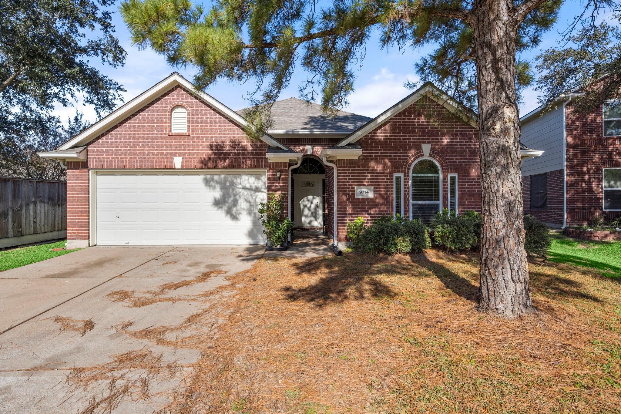 9714 Shadowglade Court Property Photo
