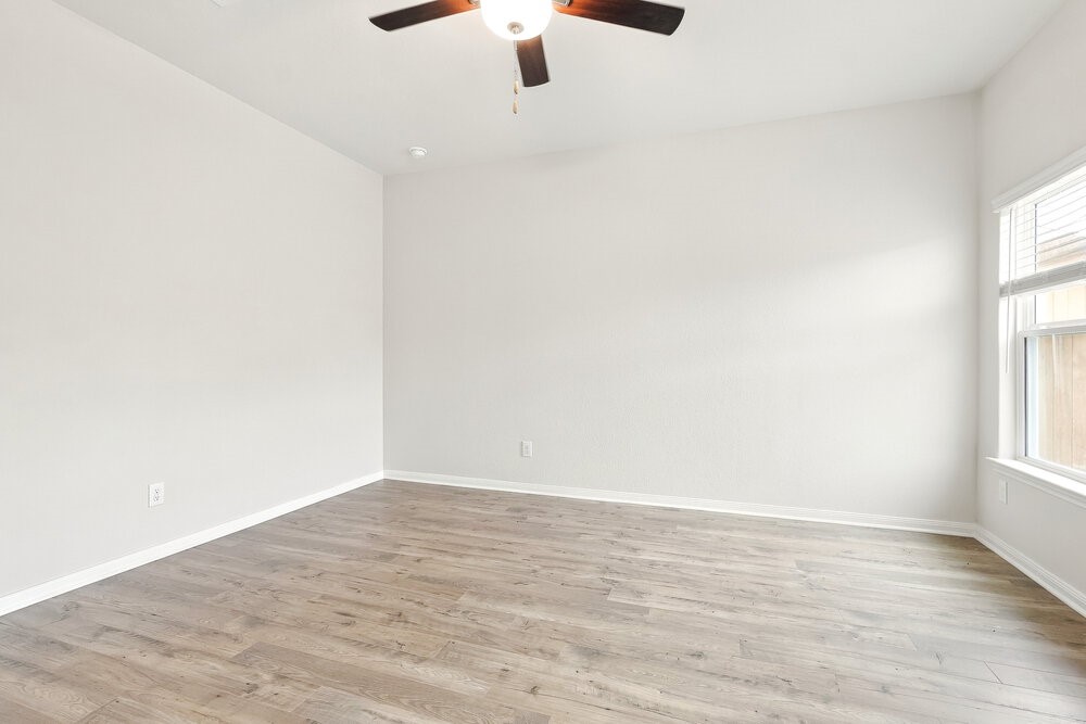 15550 Caramel Springs Drive Property Photo 13