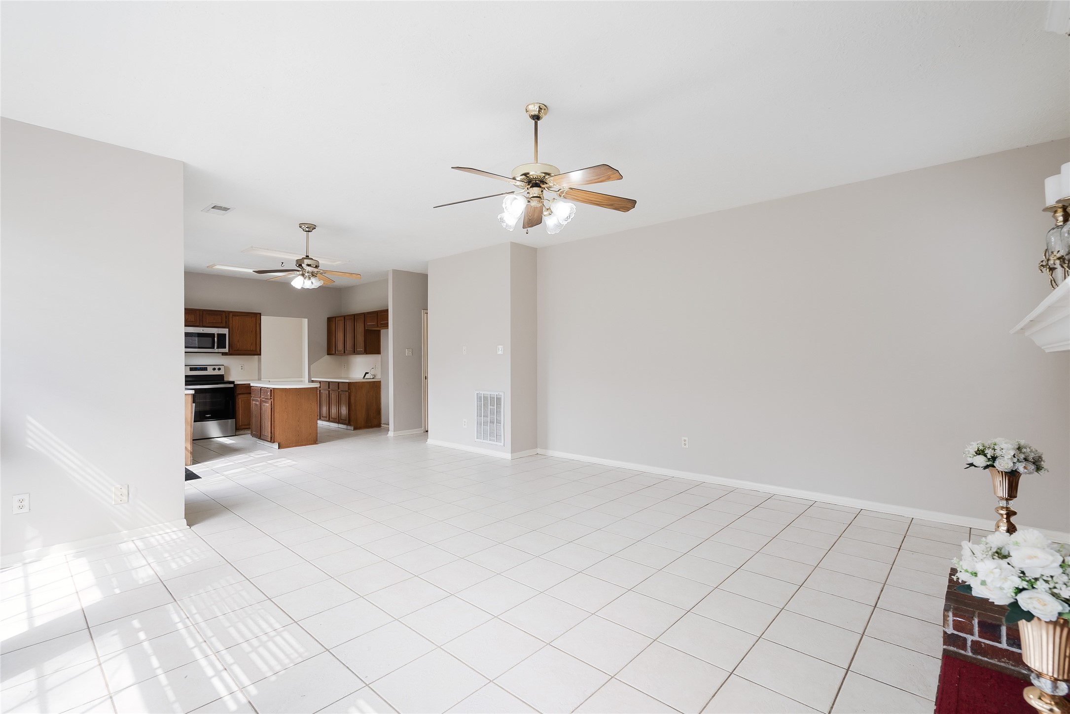 814 Hyacinth Place Property Photo 11