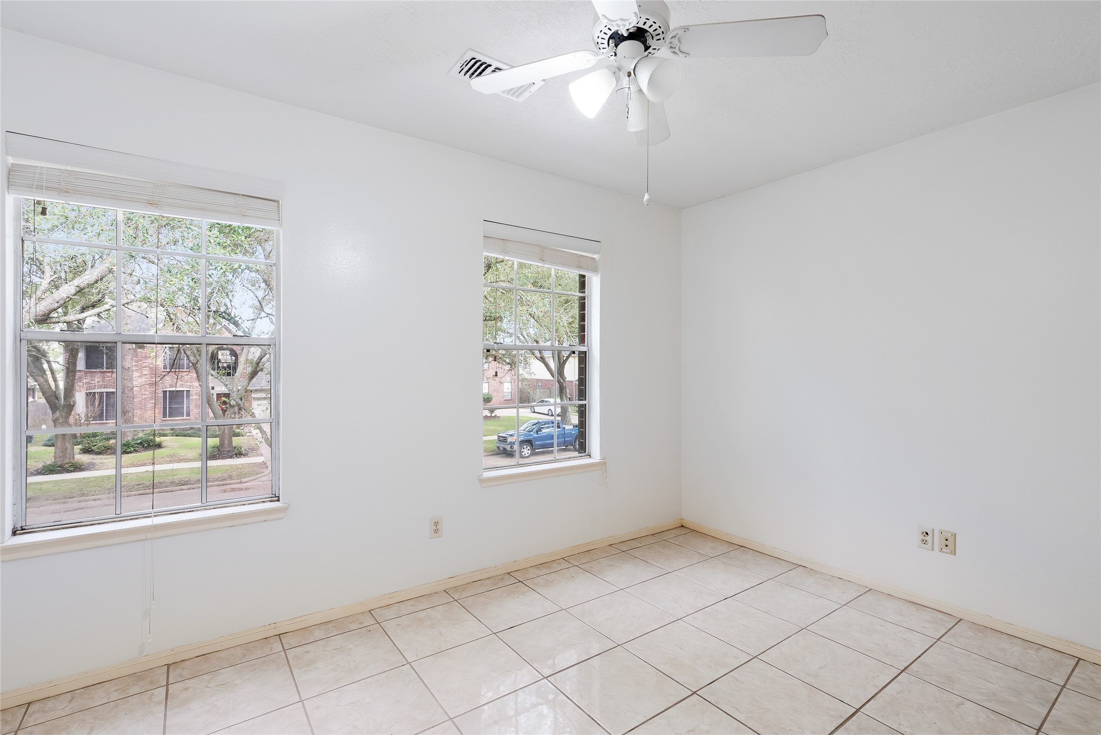814 Hyacinth Place Property Photo 29