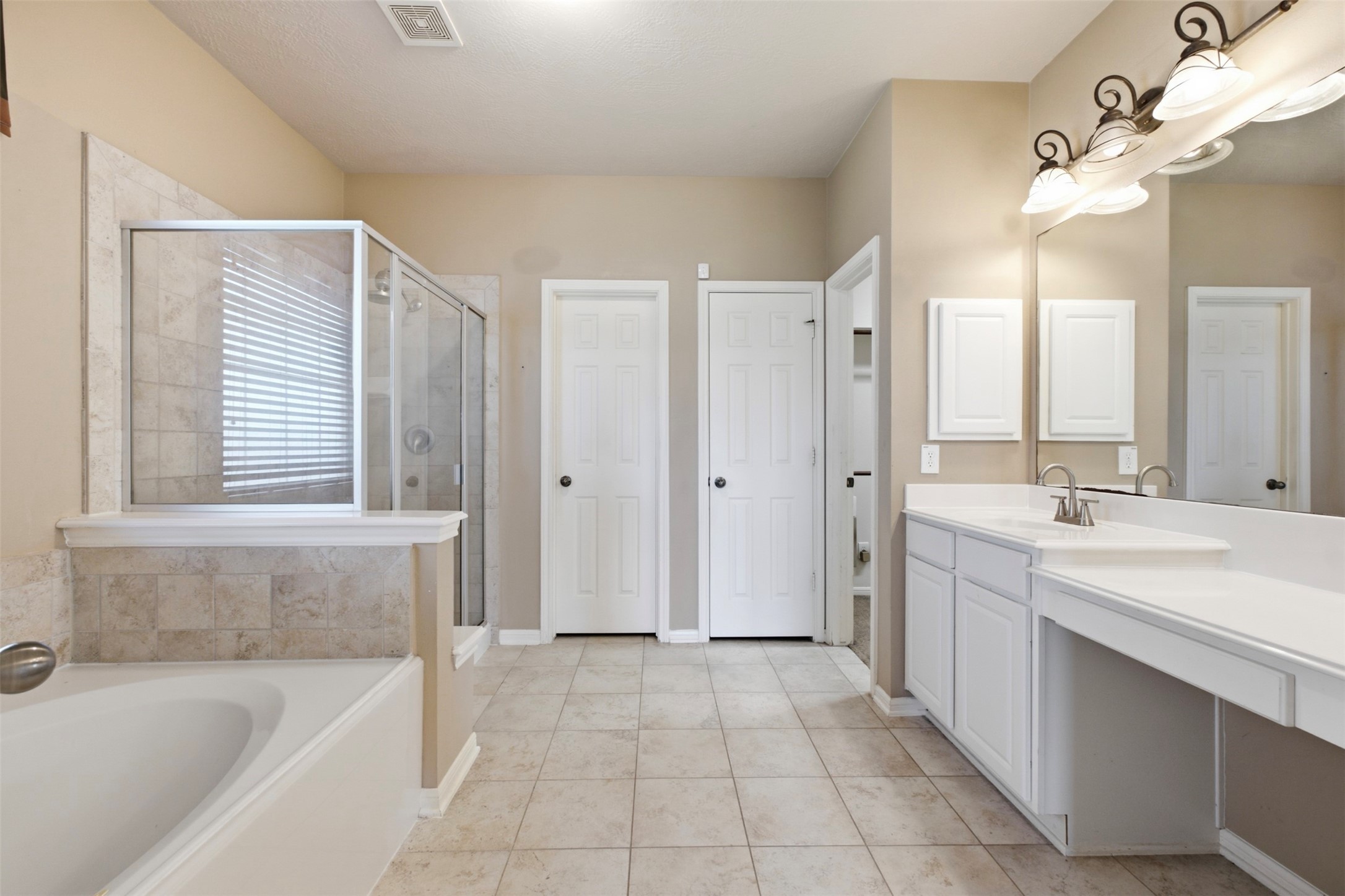 21811 Honeysuckle Grove Lane Property Photo 21
