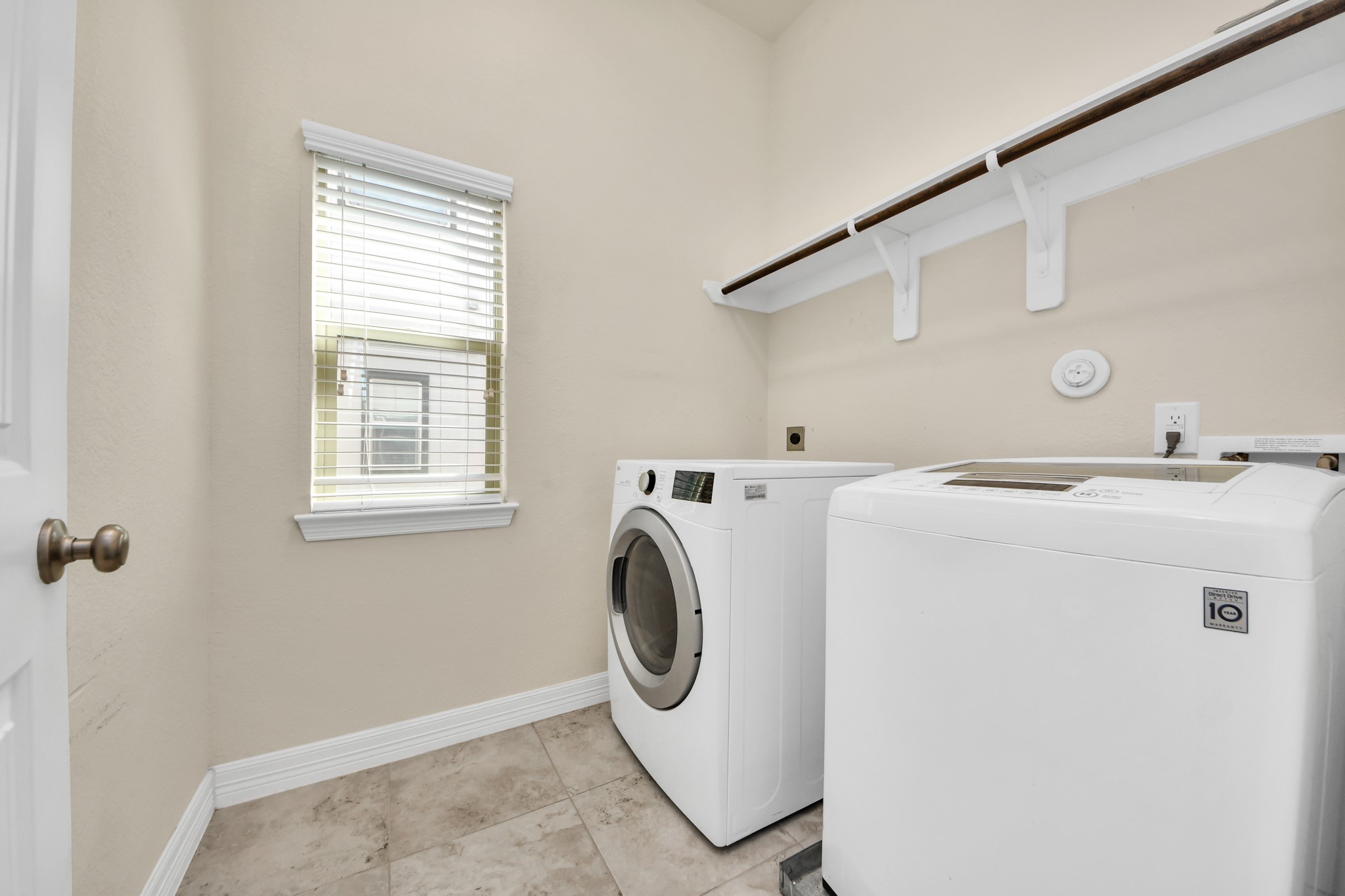 442 N Live Oak Street Property Photo 25