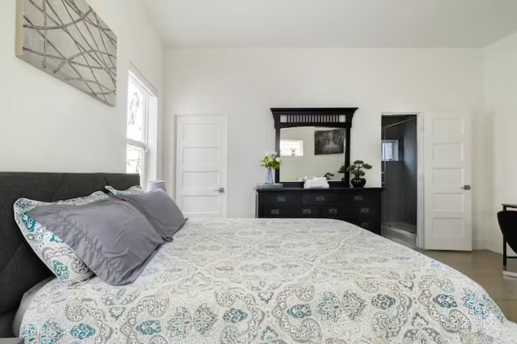 1503 Tuam Street A Property Photo 5