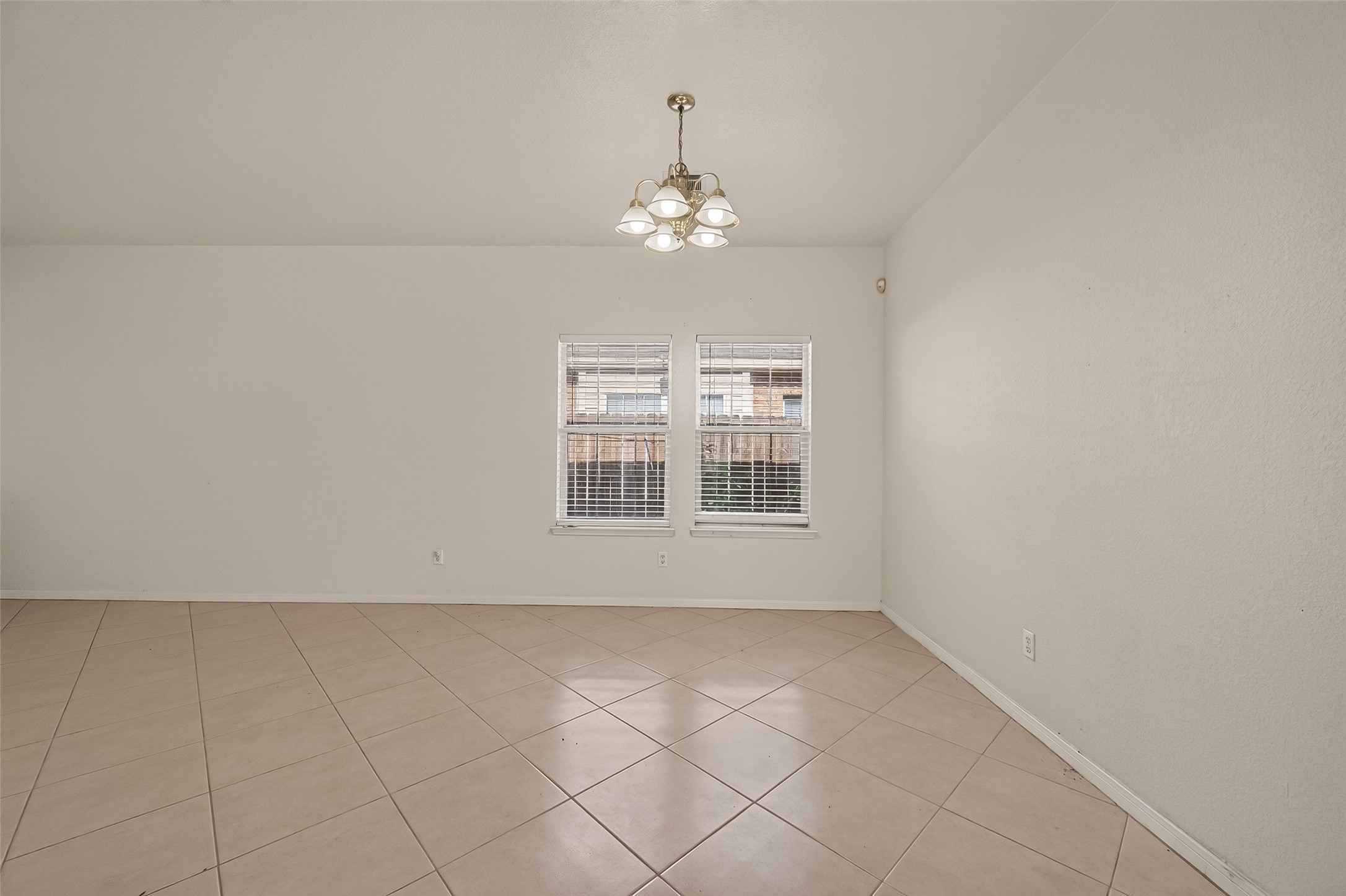 10106 Gil Jr Lane Property Photo 3