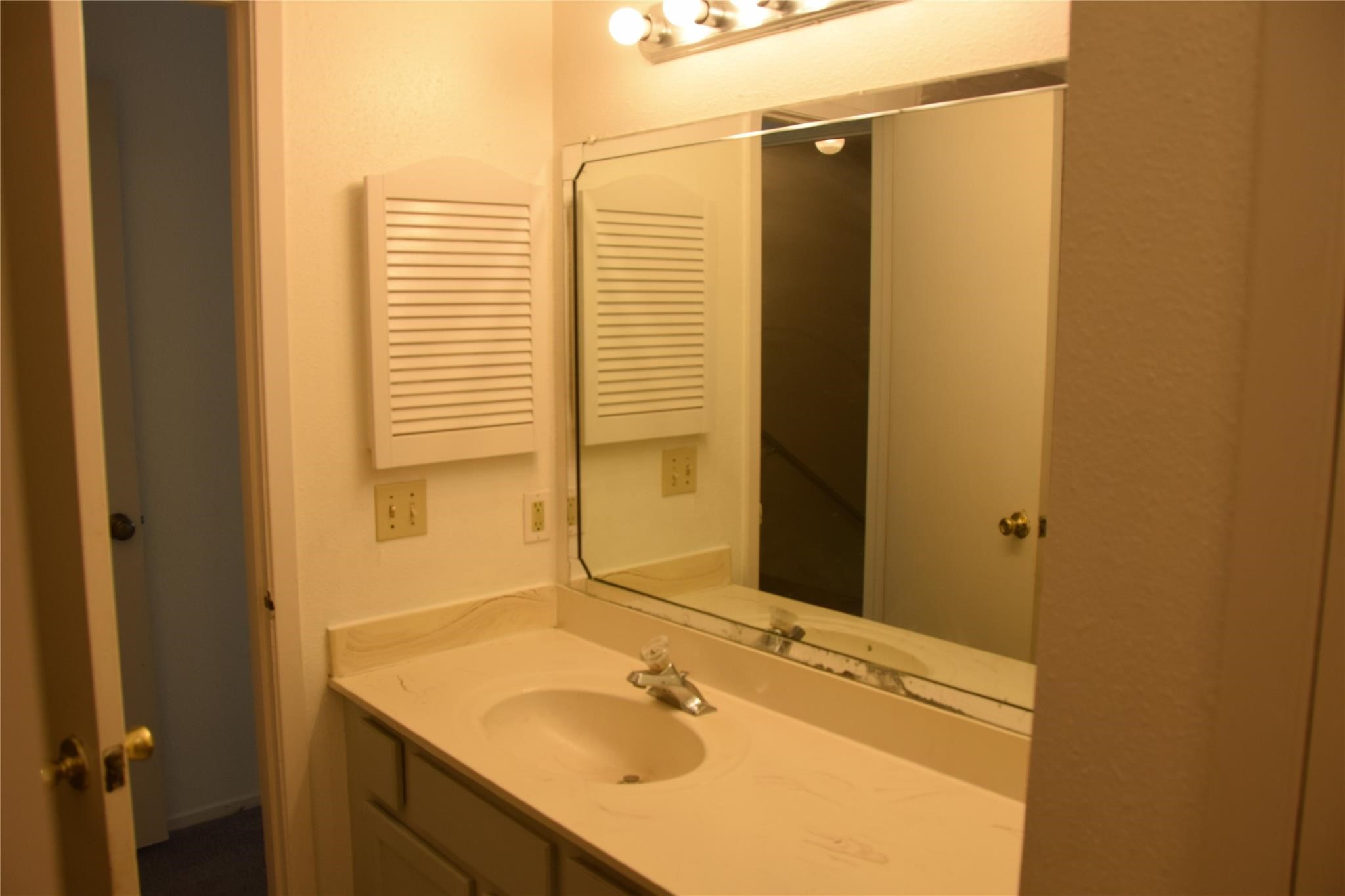 15357 Falmouth Avenue 2 Property Photo 17