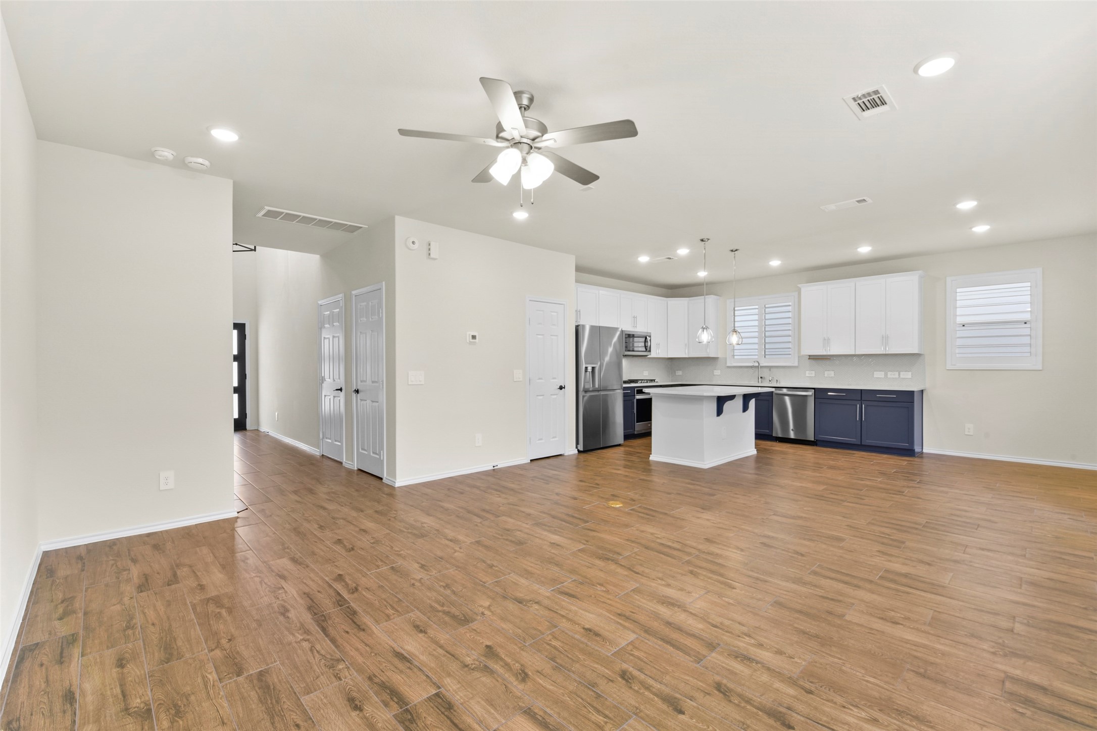 4033 Starbright Street Property Photo 10