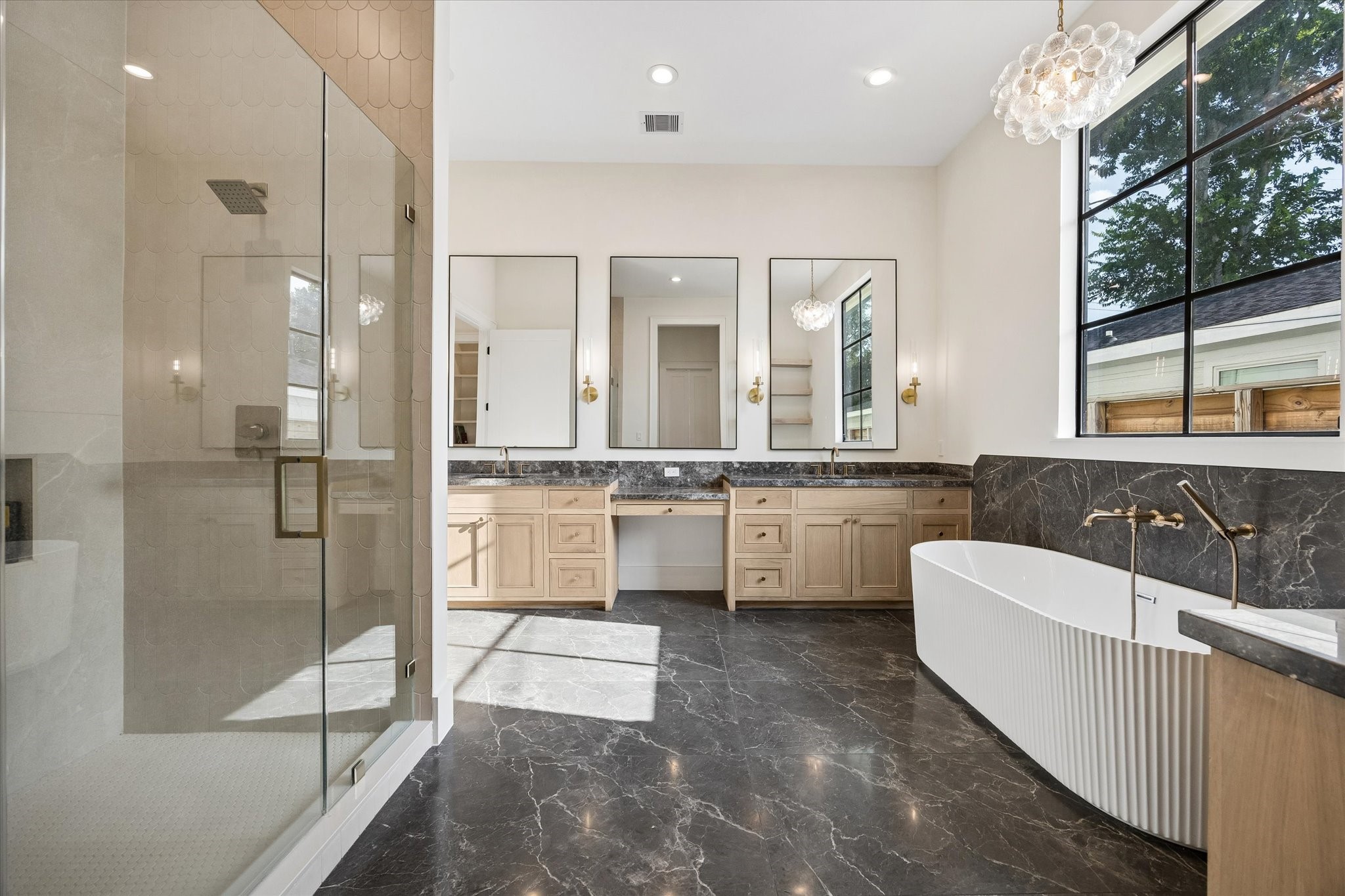 6911 Hartland Avenue Property Photo 16