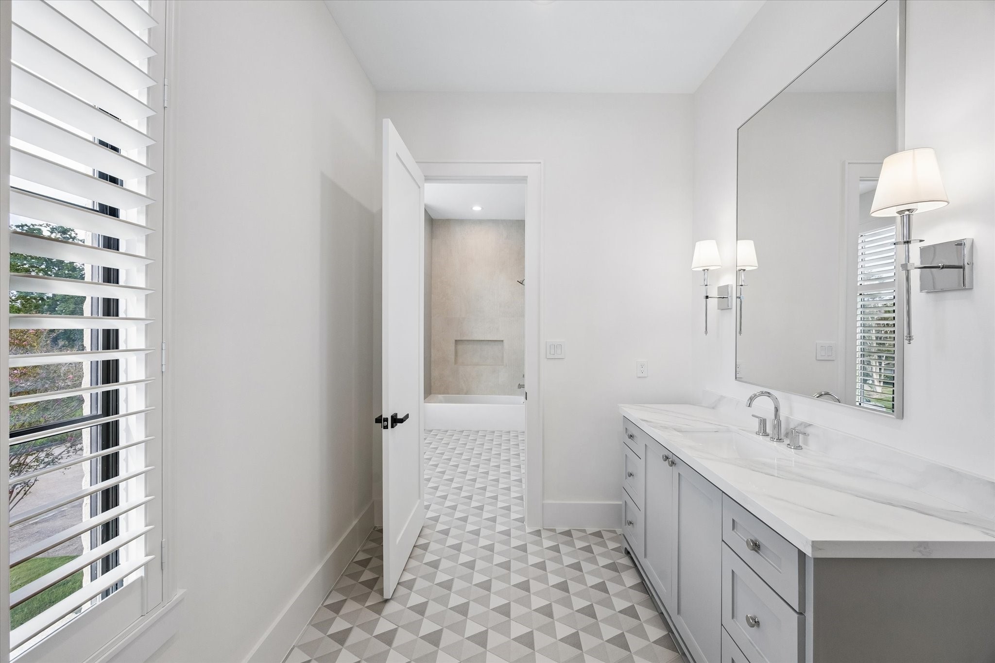 6911 Hartland Avenue Property Photo 18