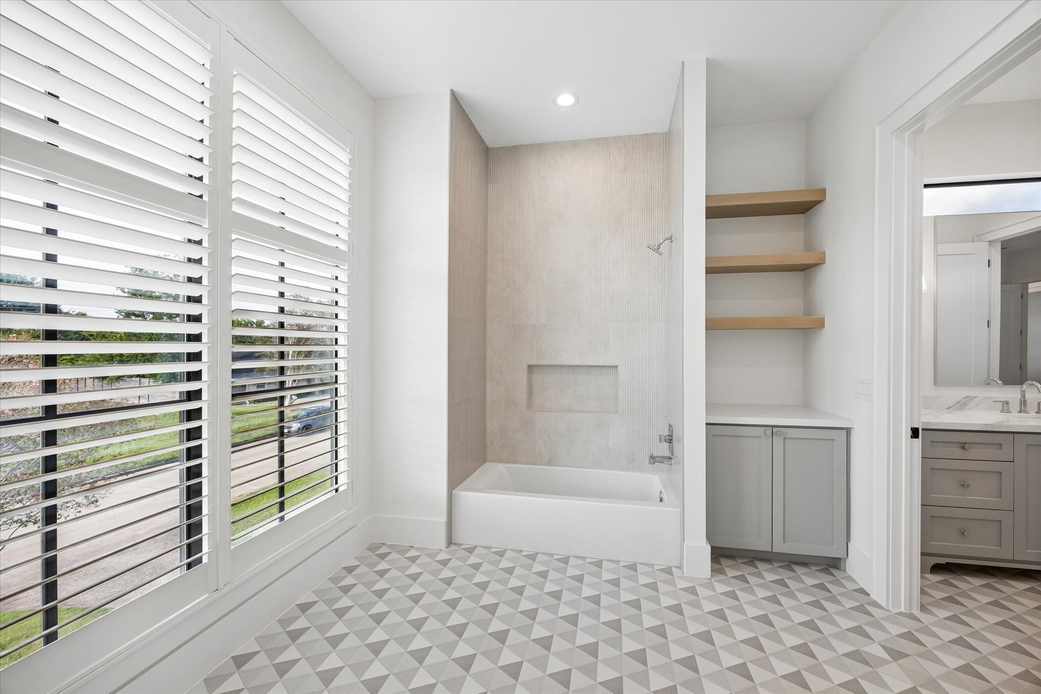 6911 Hartland Avenue Property Photo 19