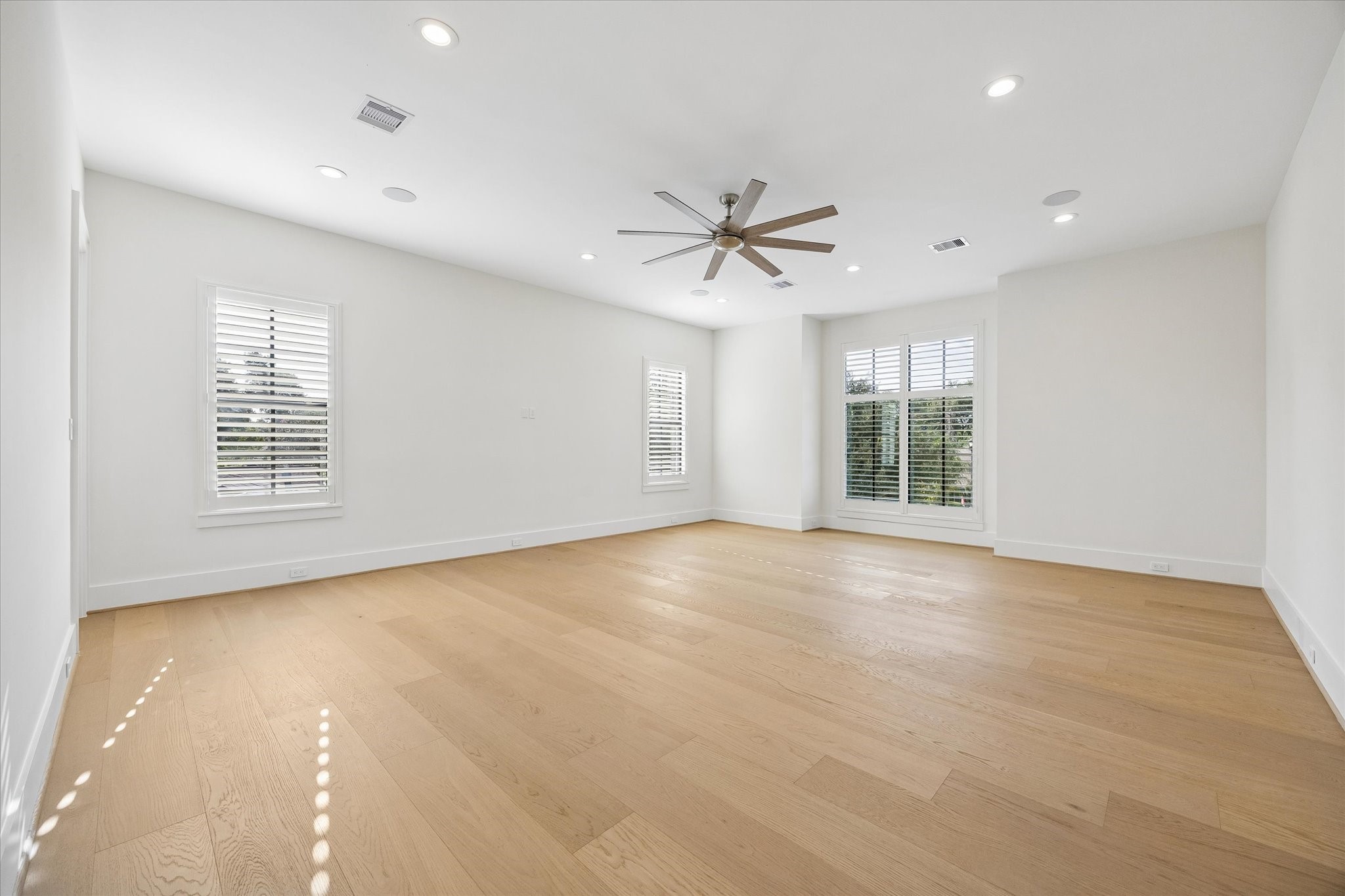 6911 Hartland Avenue Property Photo 26