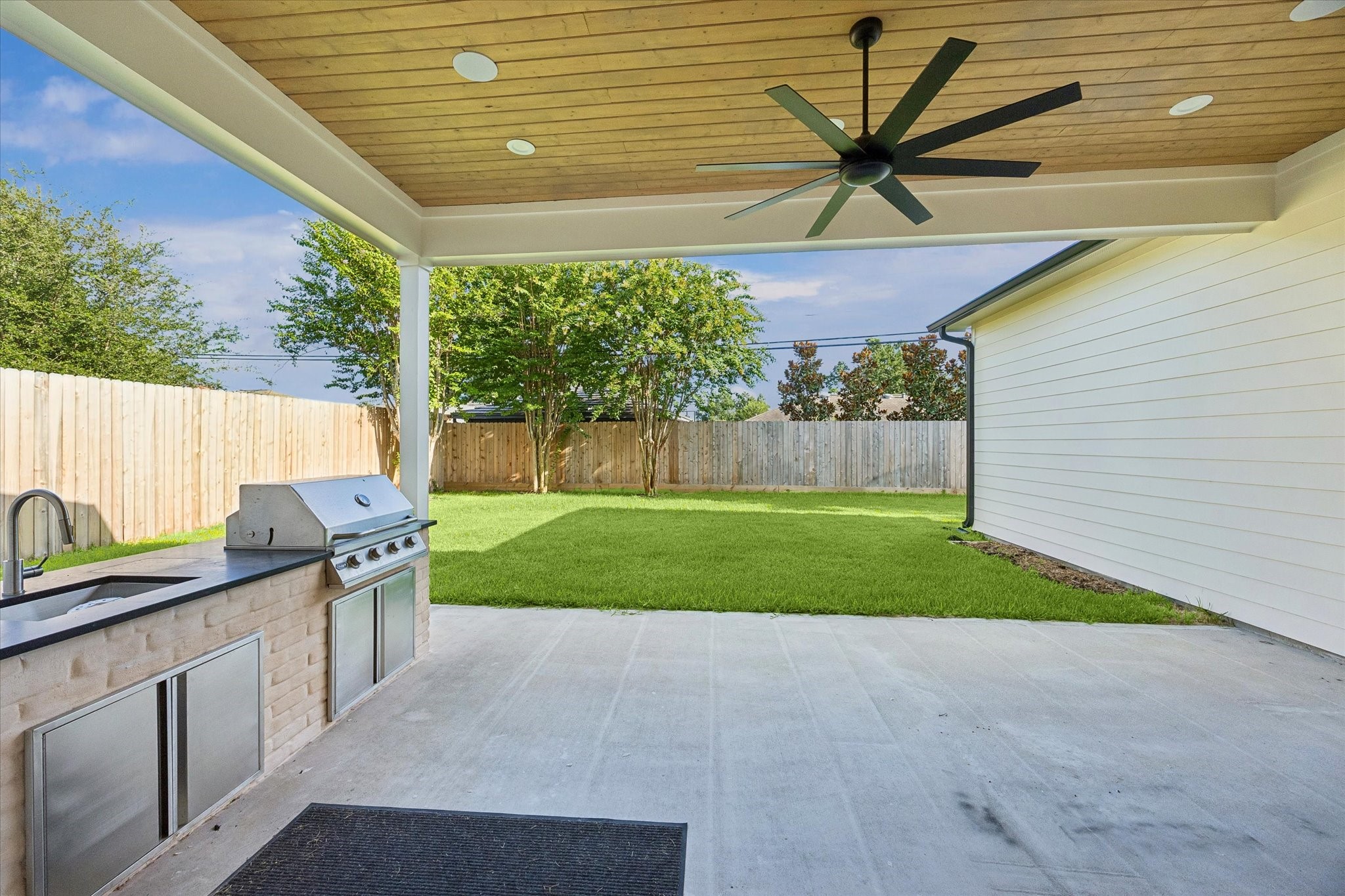 6911 Hartland Avenue Property Photo 29