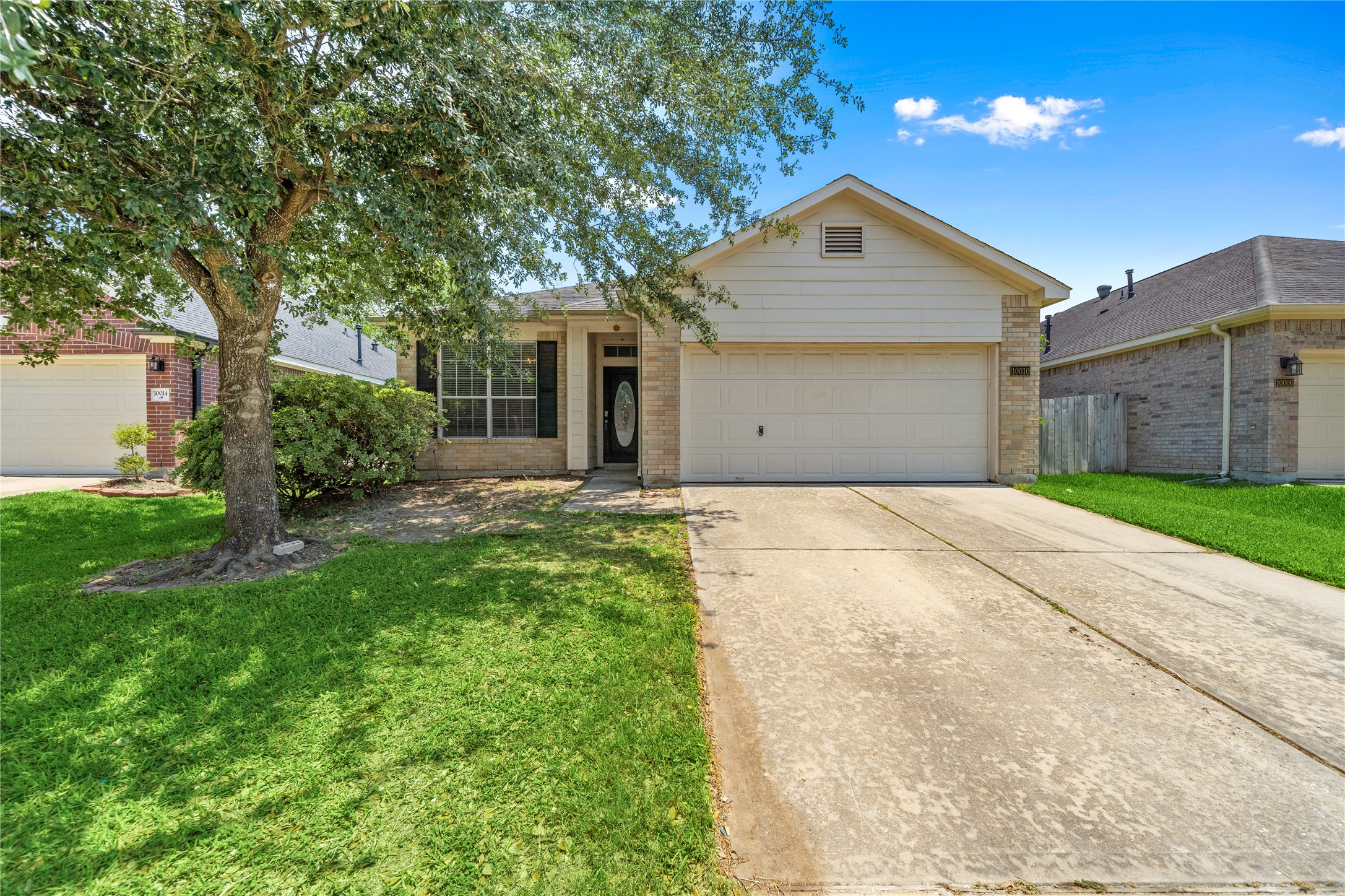 10010 Deer Track Court Property Photo 1