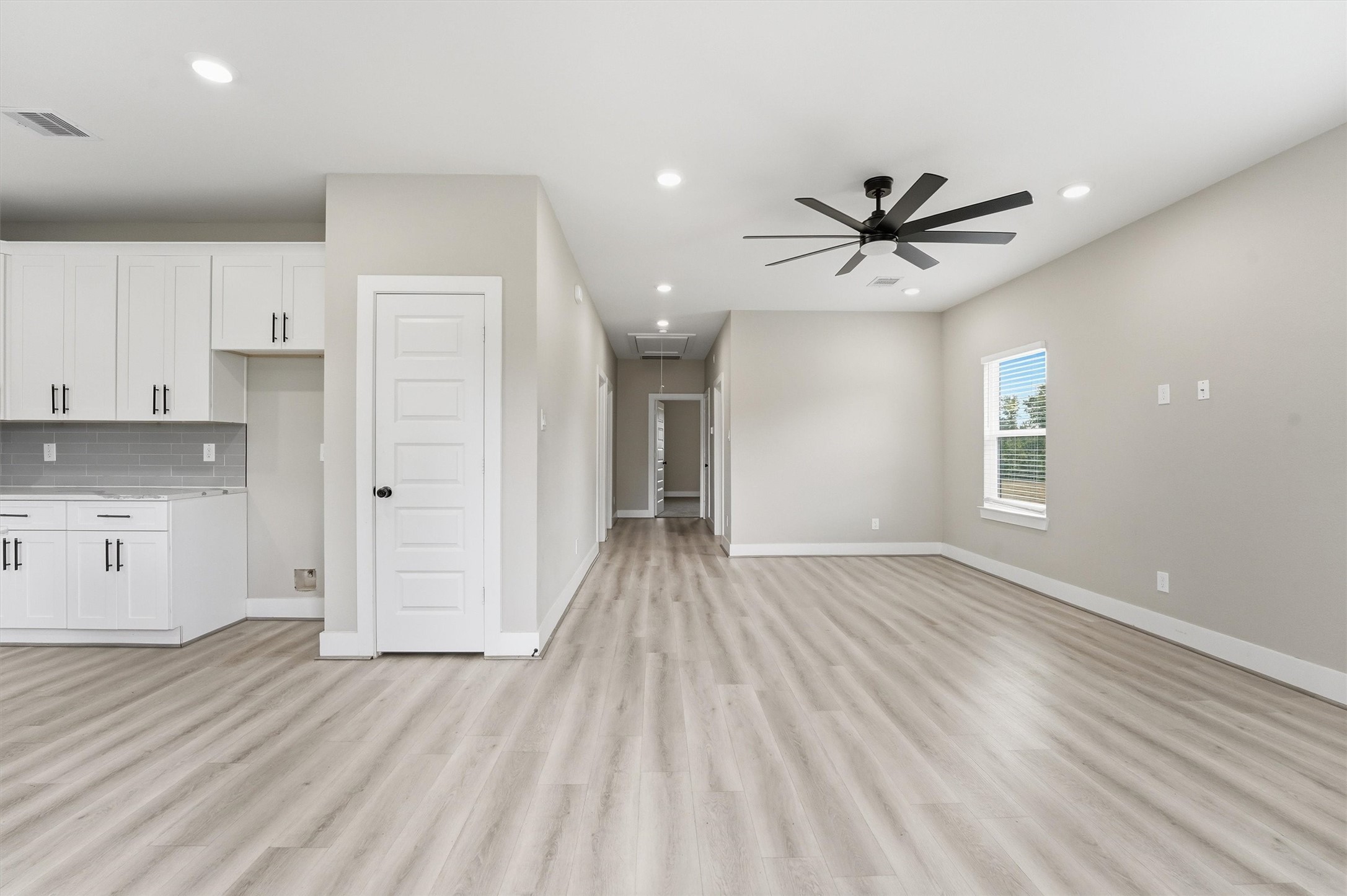 3107 Grassmere Street B Property Photo 5