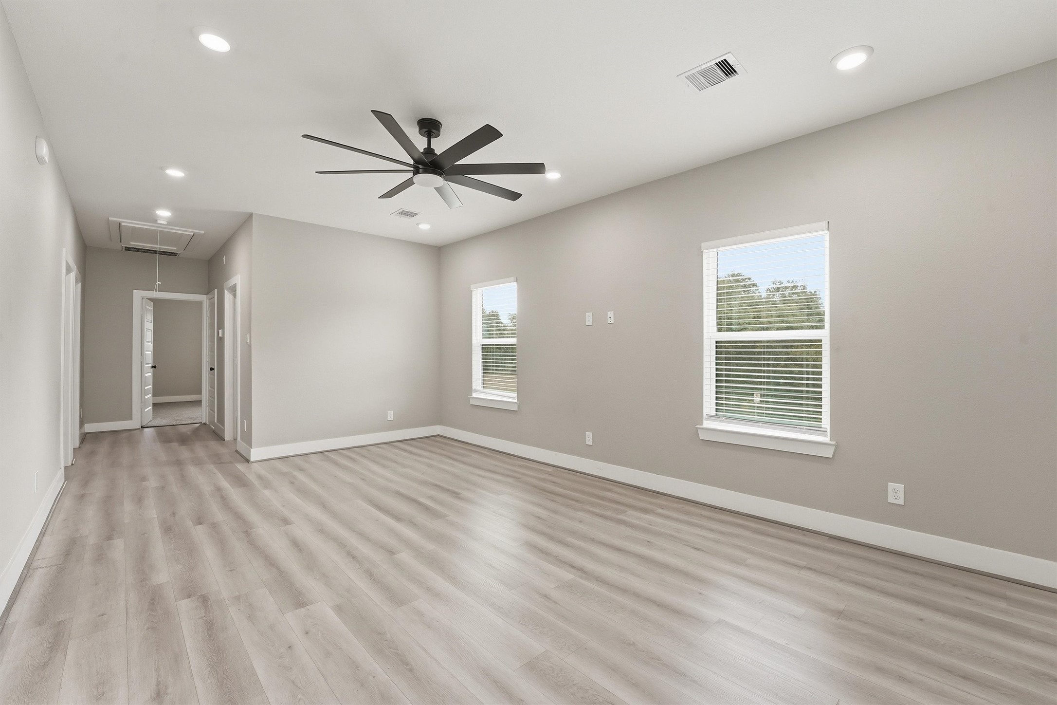 3107 Grassmere Street B Property Photo 6