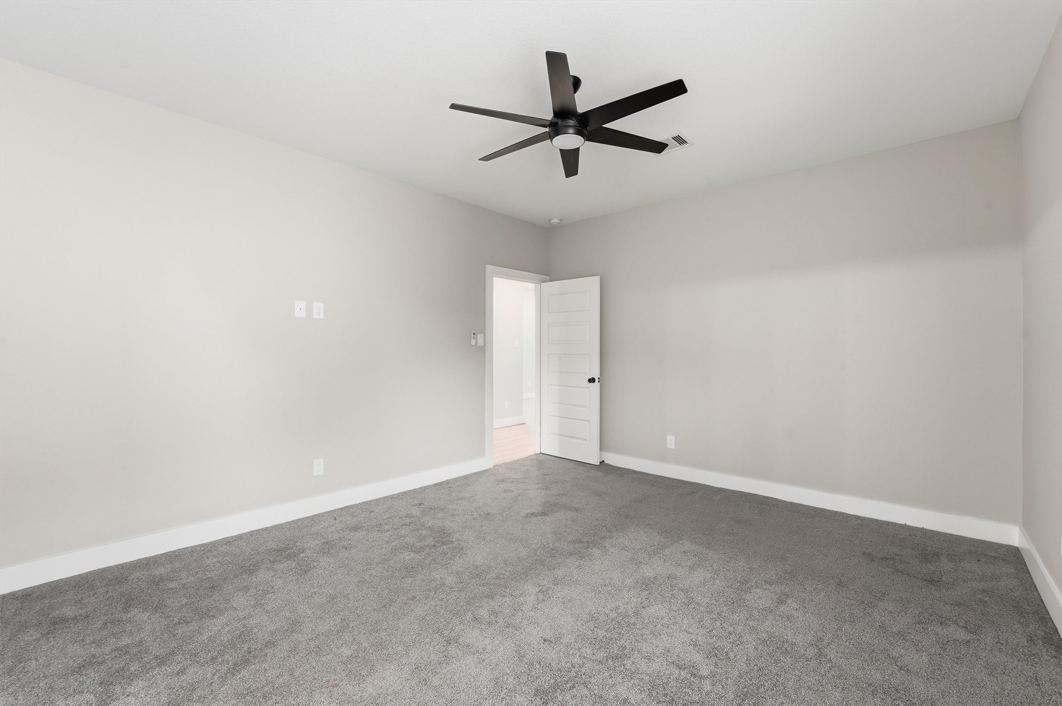 3107 Grassmere Street B Property Photo 15