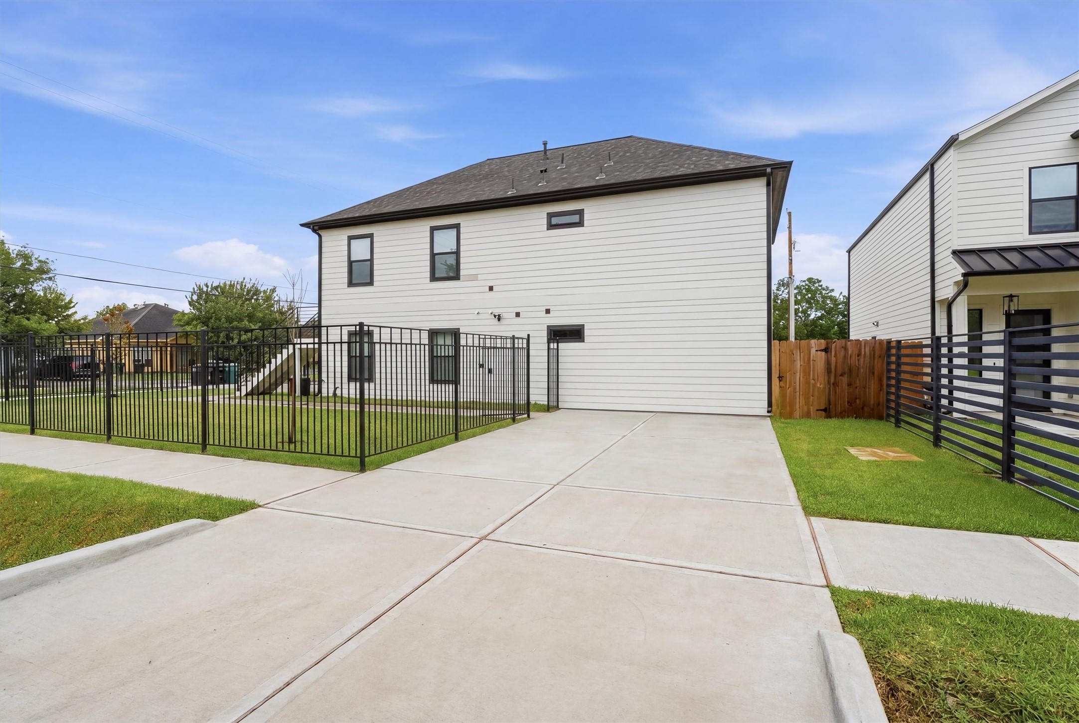 3107 Grassmere Street B Property Photo 25
