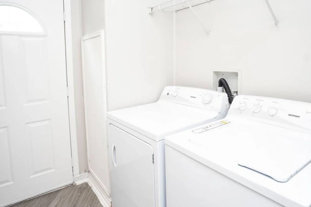 516 Stafford Spring Avenue 847 Property Photo 6