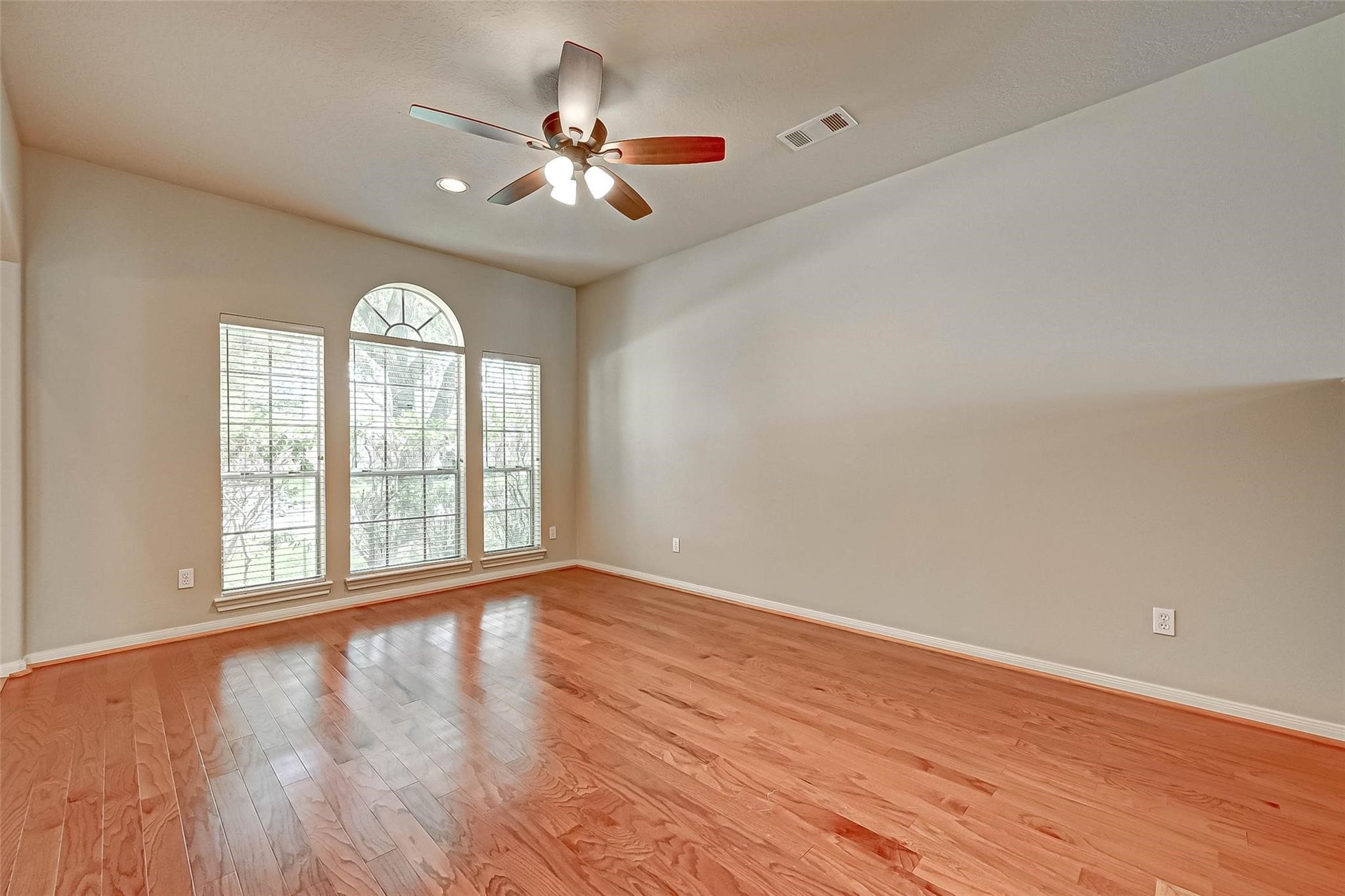 12419 Shadycrest Drive Property Photo 7