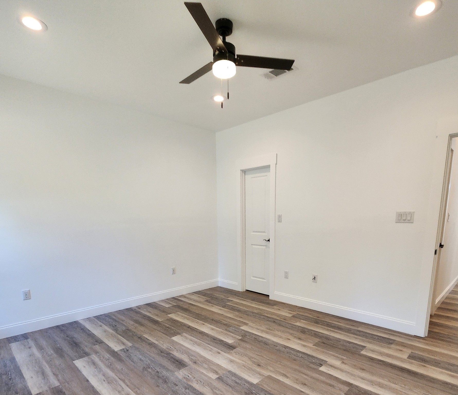 429 N Zavalla Street Property Photo 21