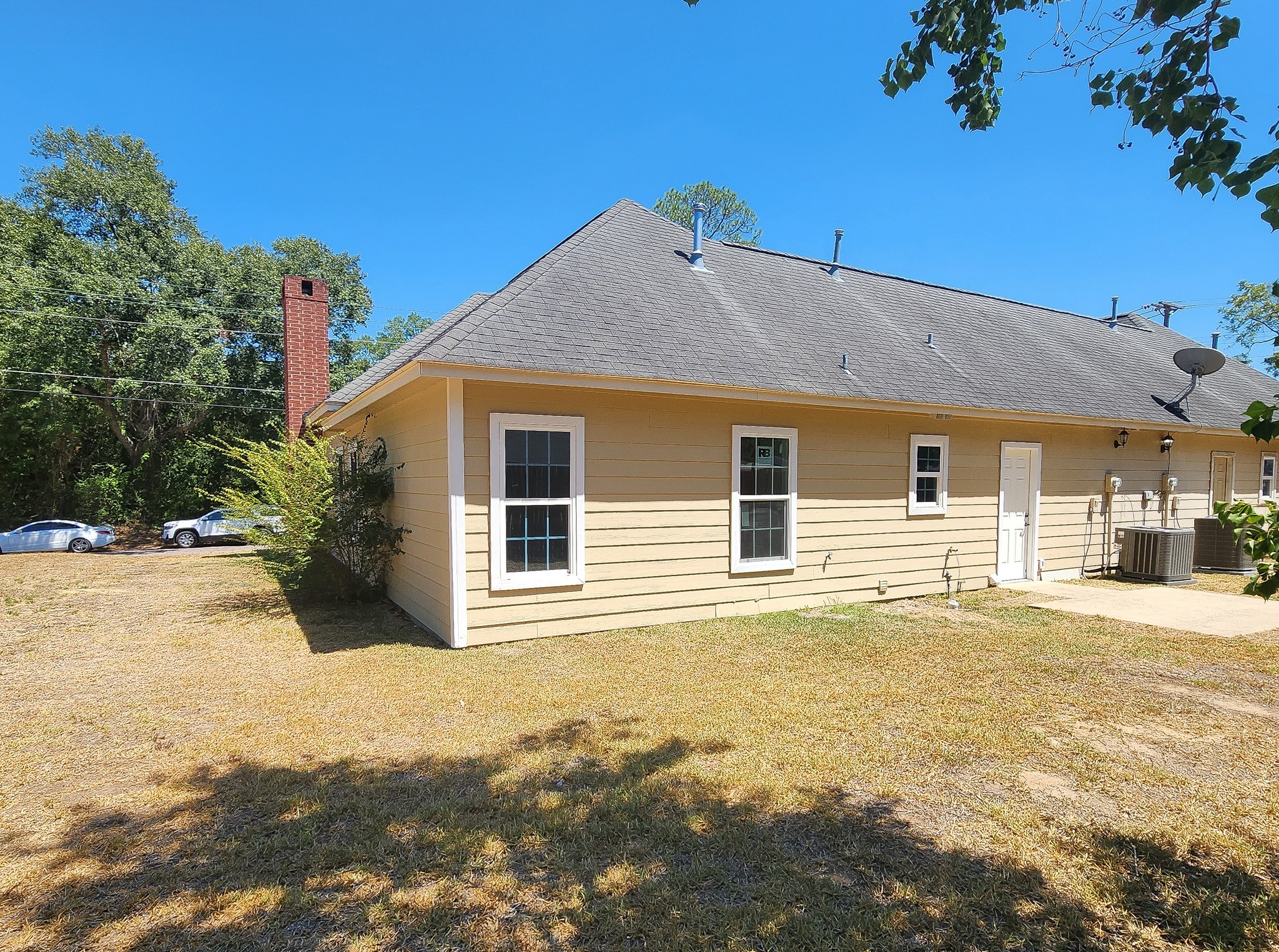 429 N Zavalla Street Property Photo 30