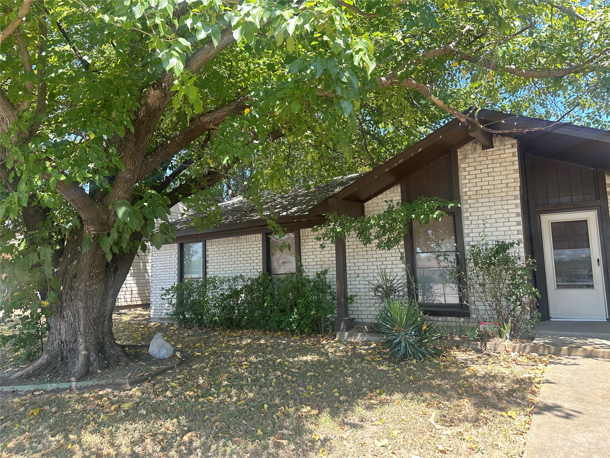 1720 S St Augustine Drive Property Photo 2