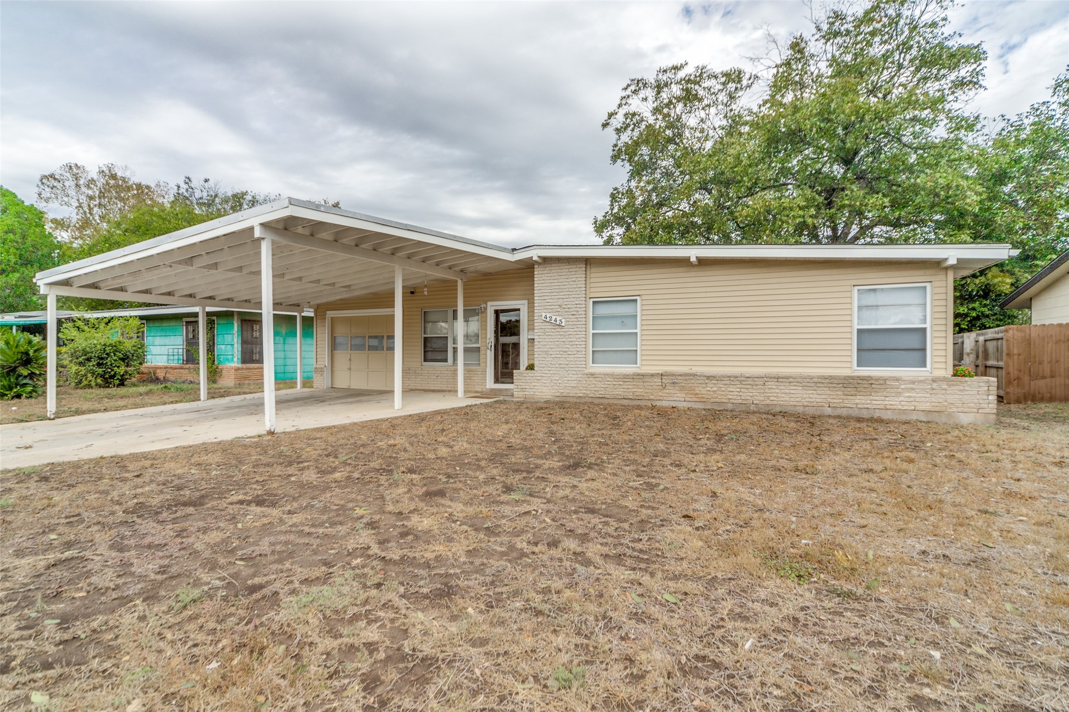 4243 Kilrea Drive Property Photo 1