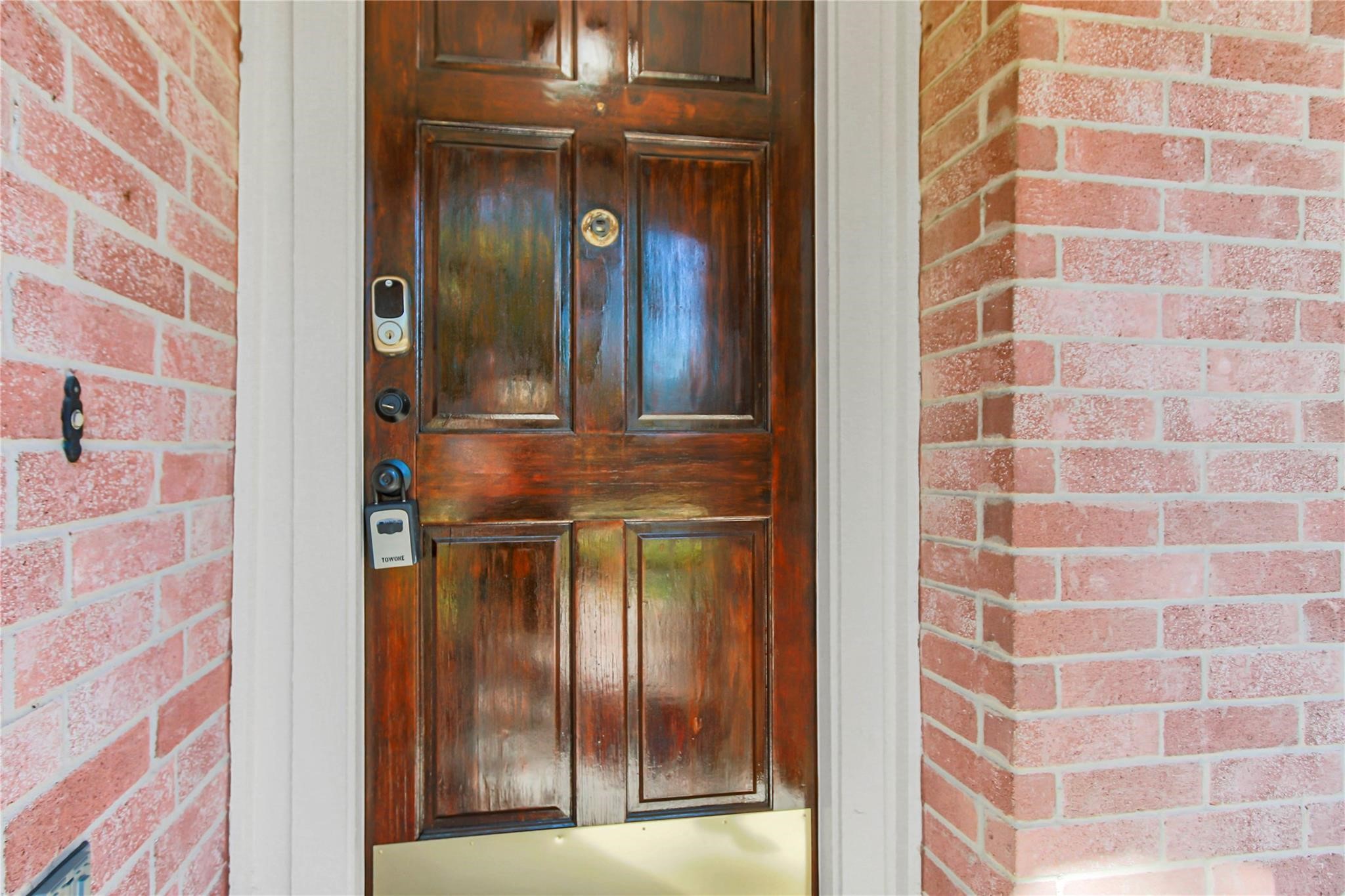 8235 Alabaster Drive Property Photo 4