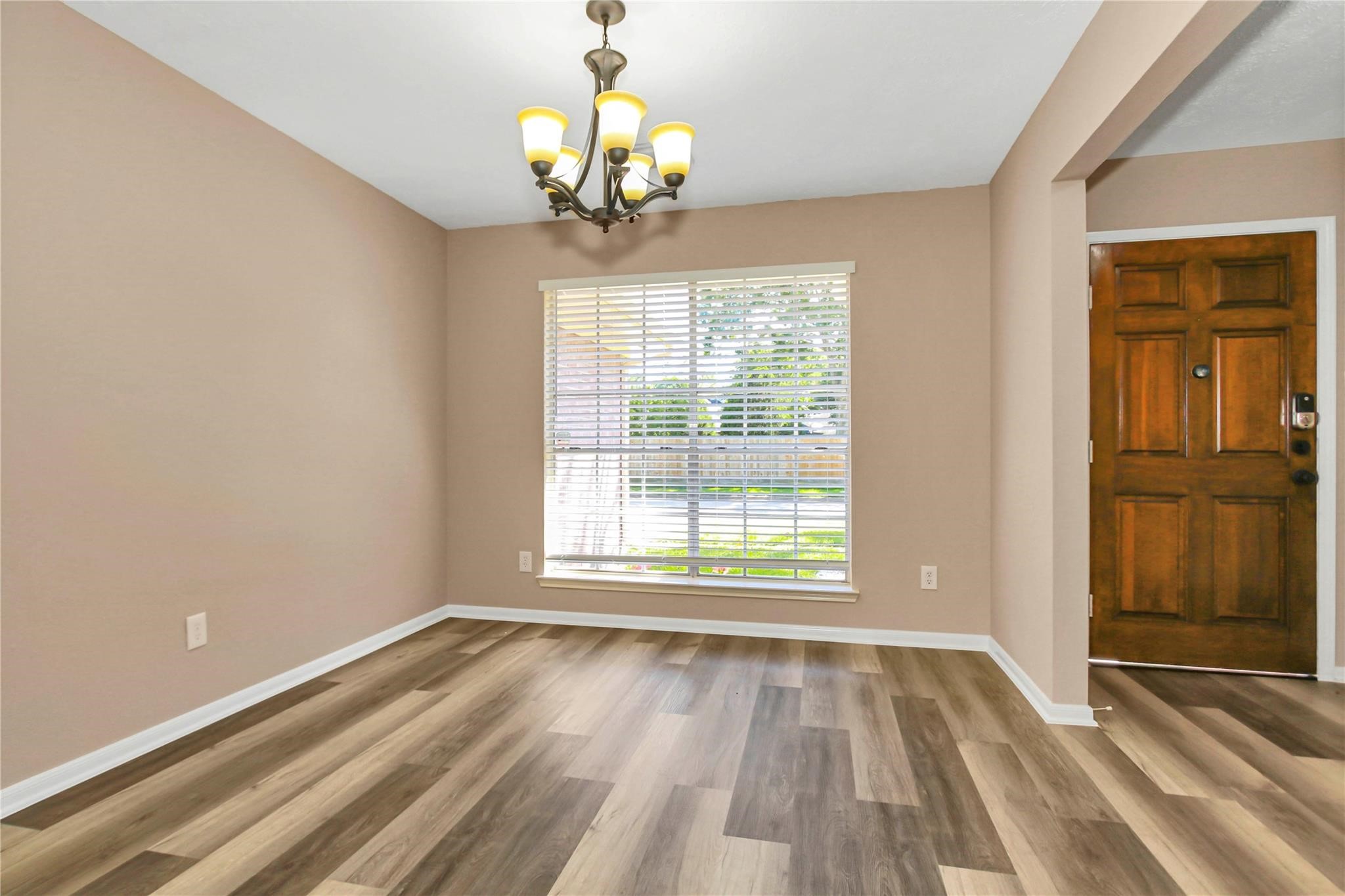 8235 Alabaster Drive Property Photo 11