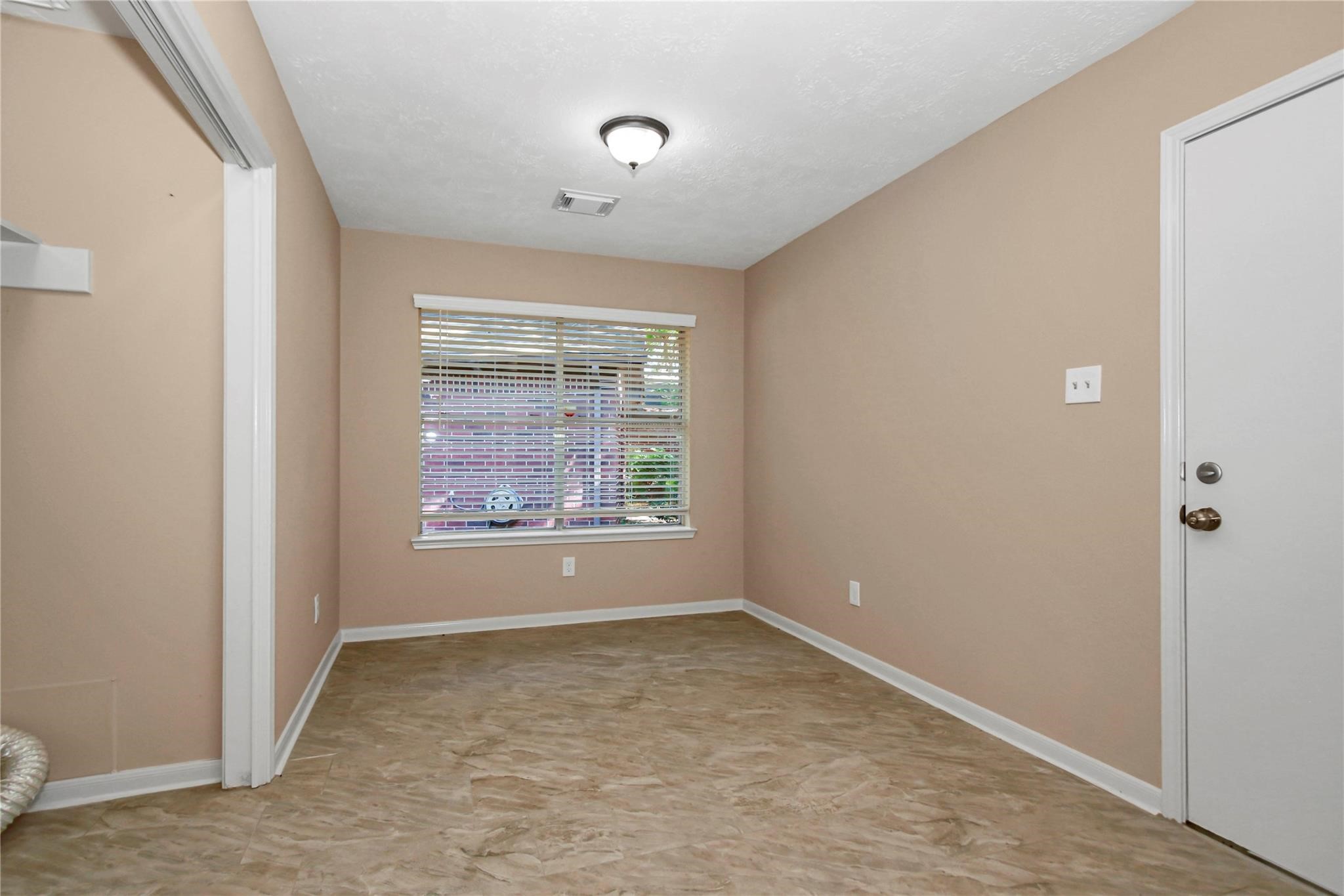 8235 Alabaster Drive Property Photo 18