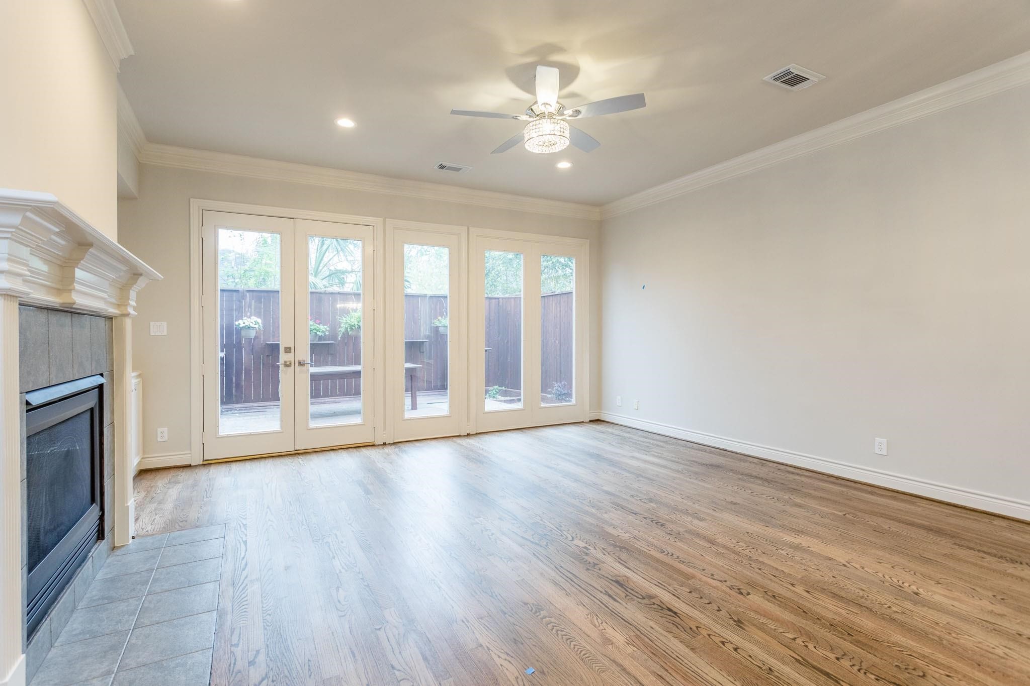 2504 Park Street B Property Photo 8