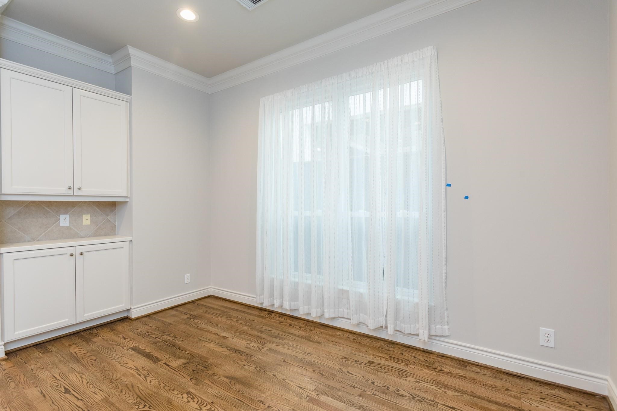 2504 Park Street B Property Photo 16
