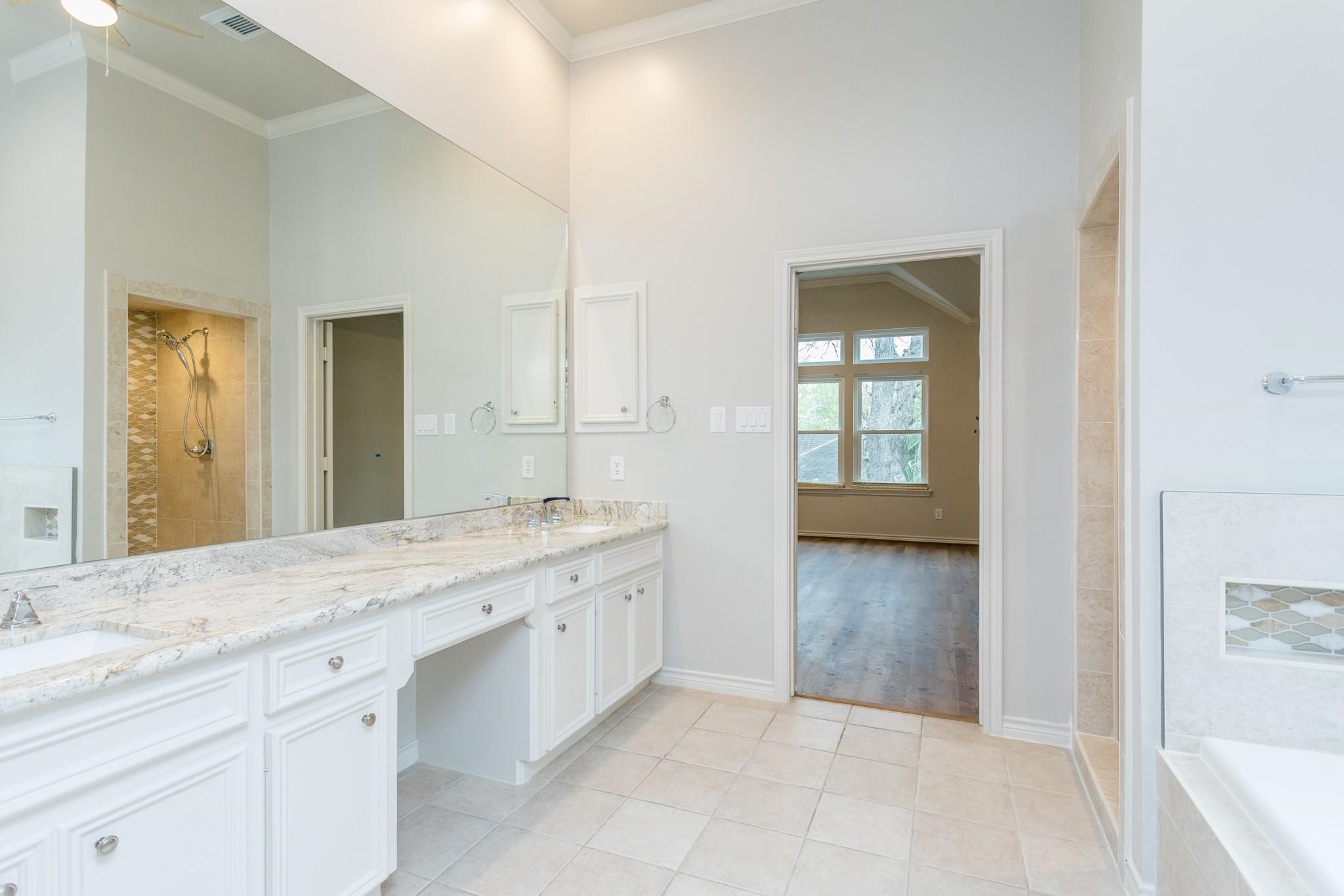 2504 Park Street B Property Photo 25