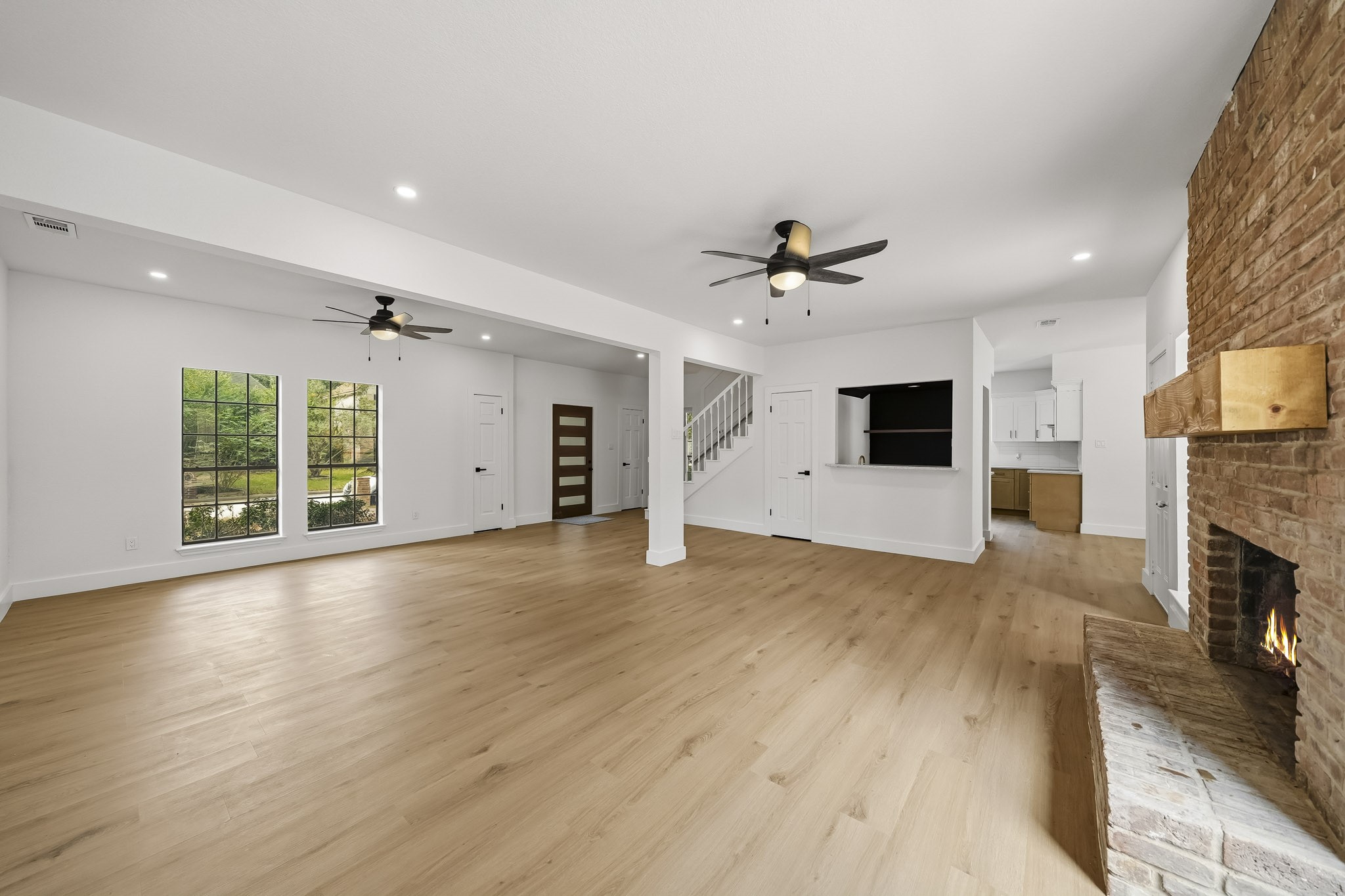 17518 Sandy Cliffs Drive Property Photo 6
