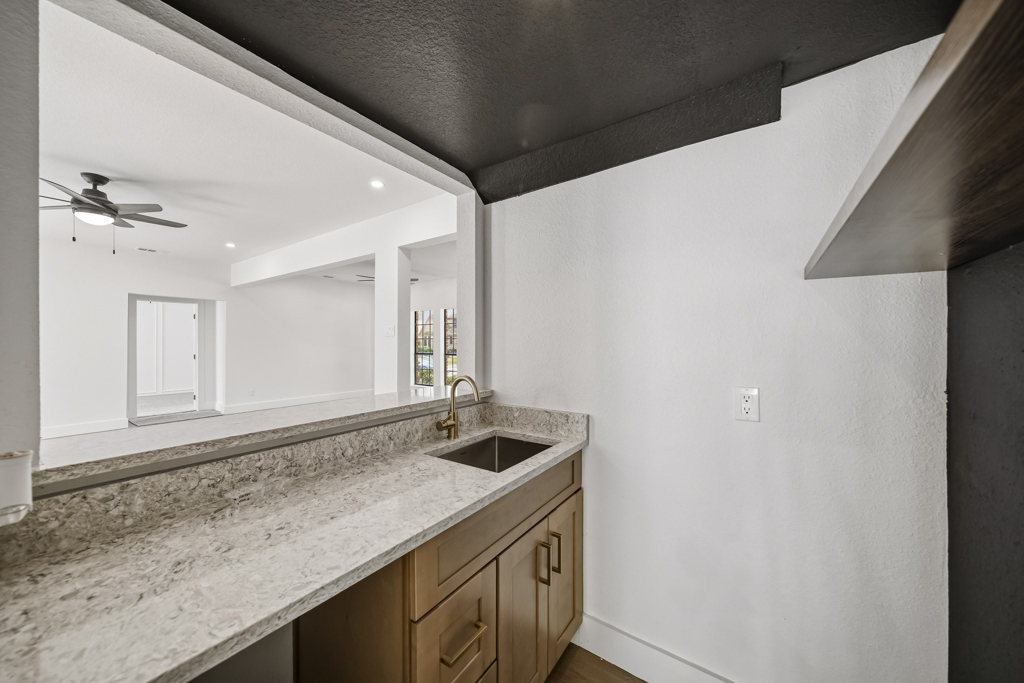 17518 Sandy Cliffs Drive Property Photo 7