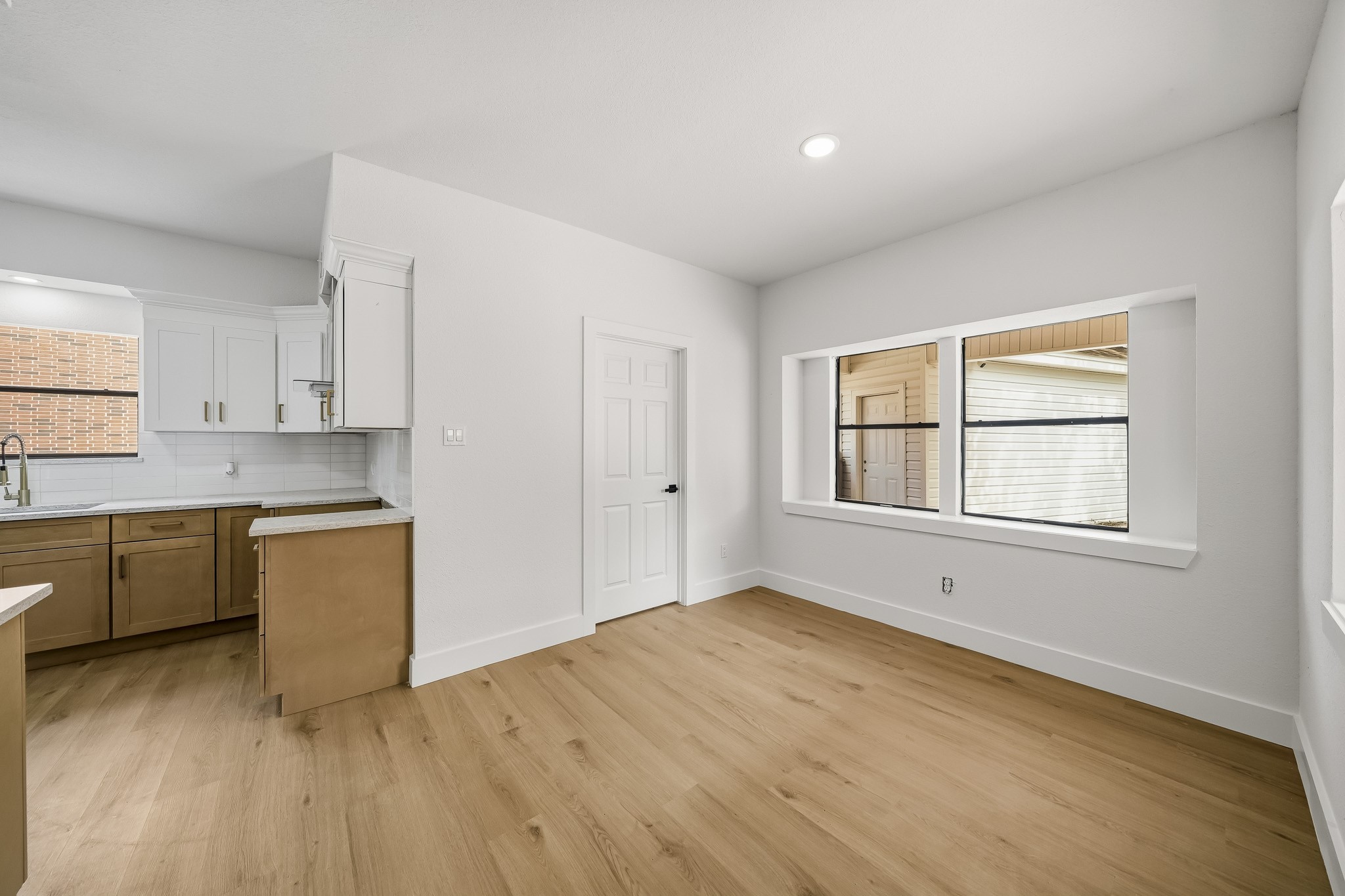 17518 Sandy Cliffs Drive Property Photo 10