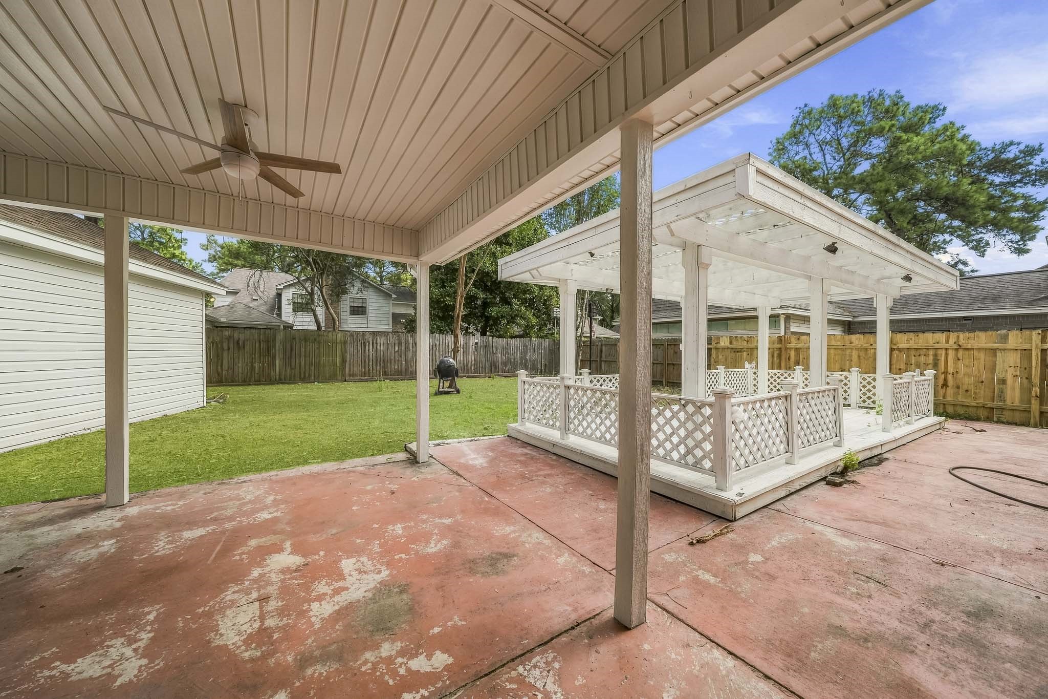 17518 Sandy Cliffs Drive Property Photo 23