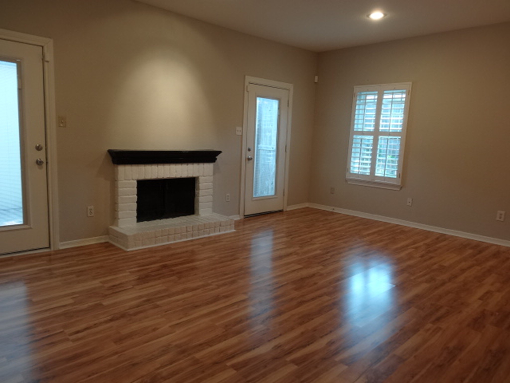 864 Augusta Drive 208 Property Photo 5