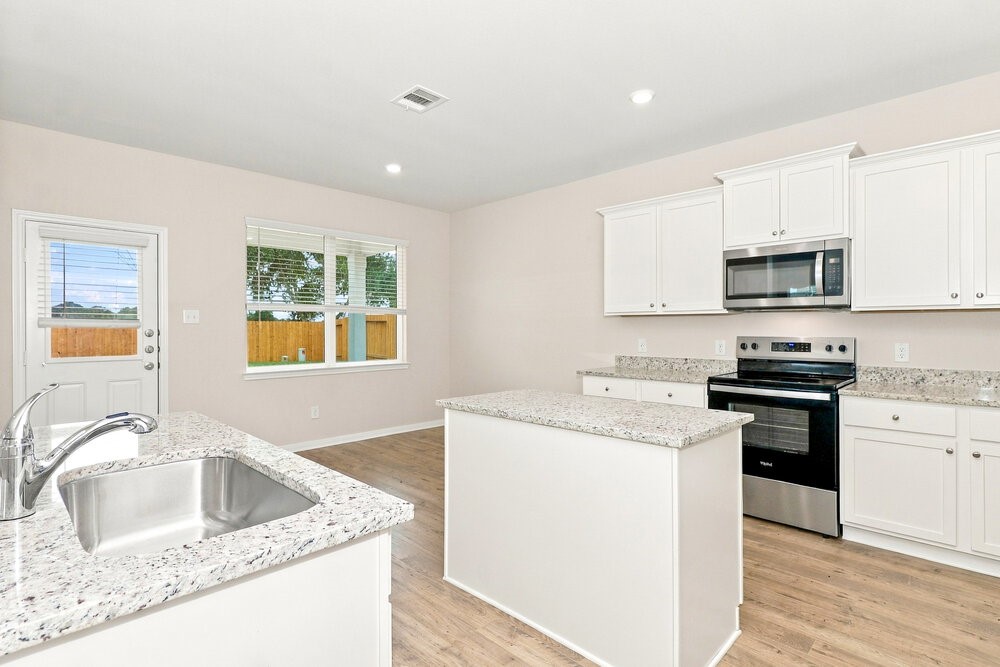 7650 Tipton Meadow Way Property Photo 7