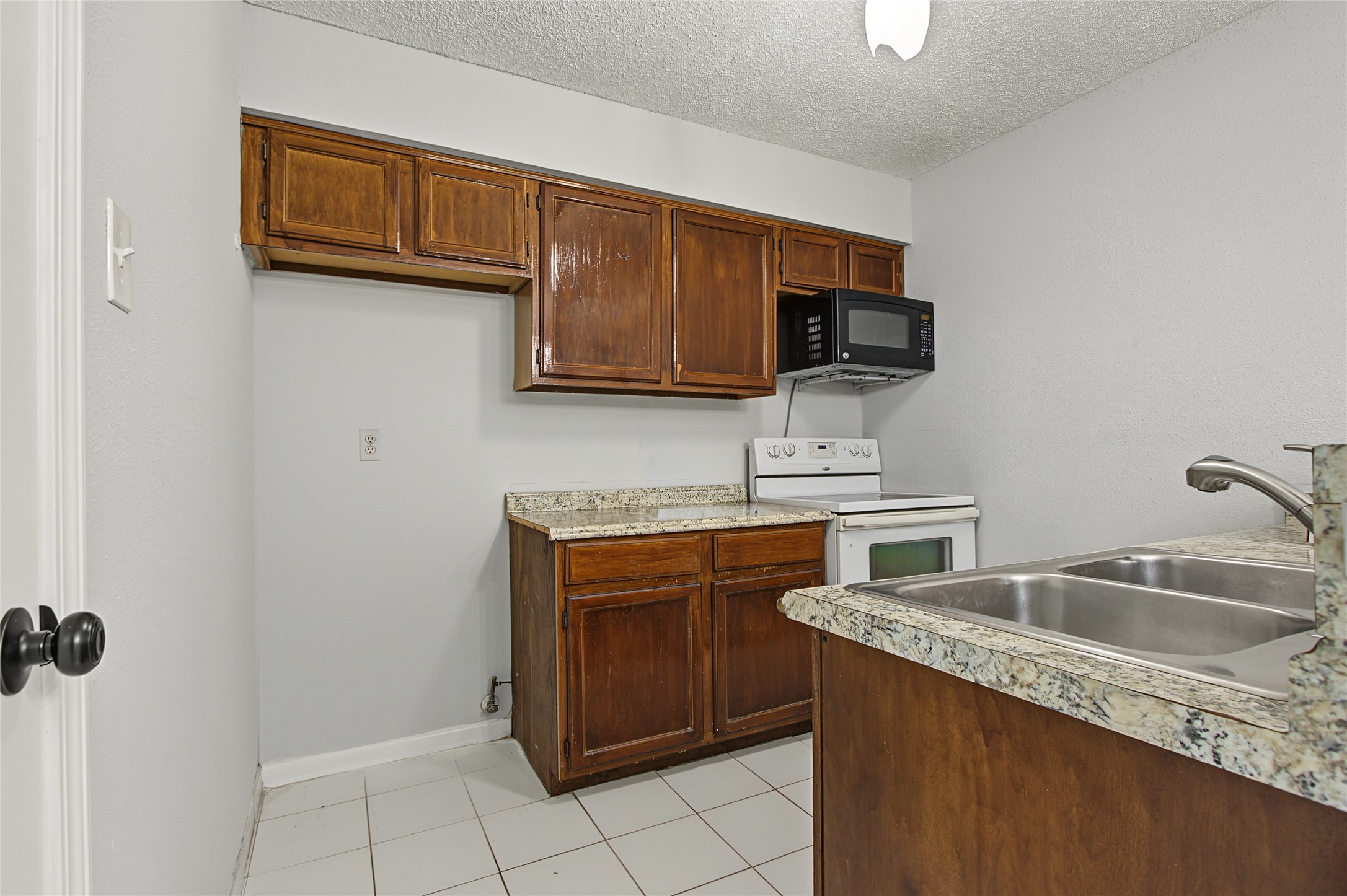 10001 Westpark Drive 69 Property Photo 7