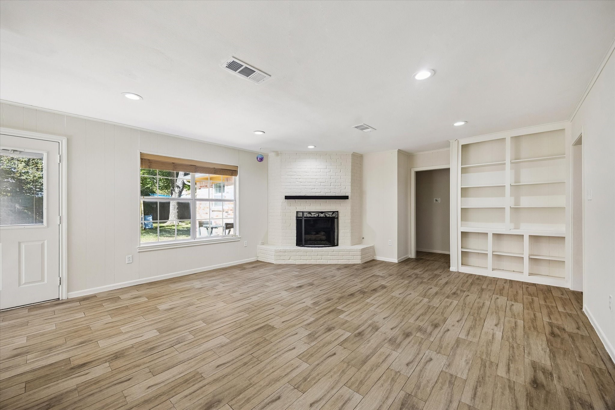 5942 Portal Drive Property Photo 4