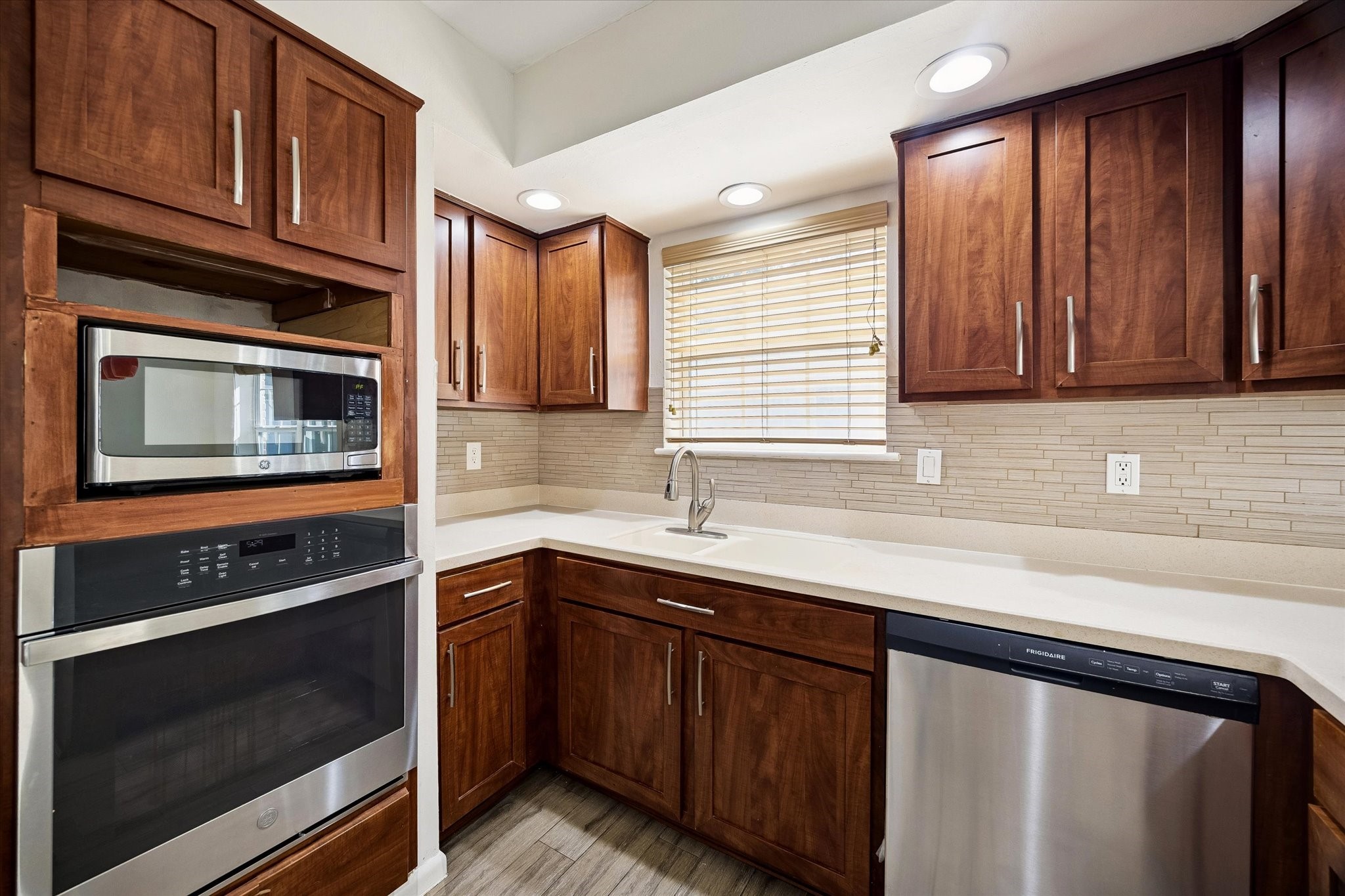 5942 Portal Drive Property Photo 5