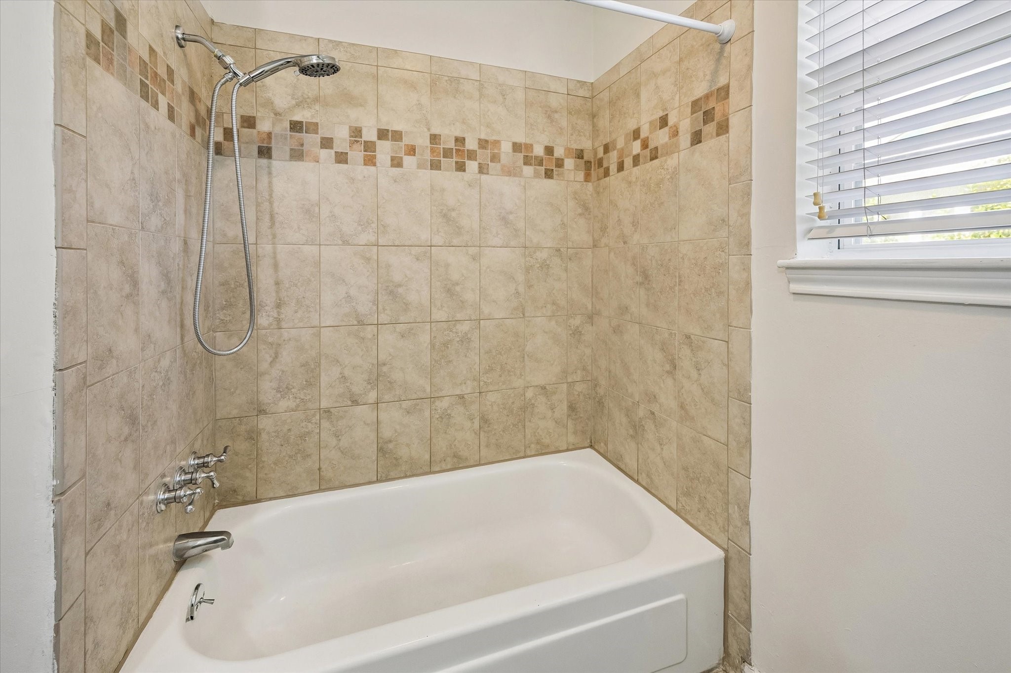 5942 Portal Drive Property Photo 11