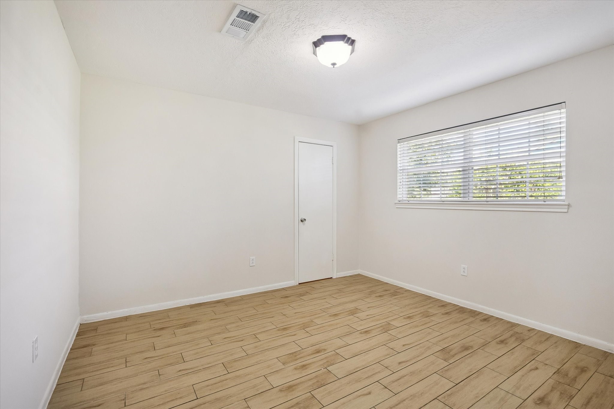 5942 Portal Drive Property Photo 12