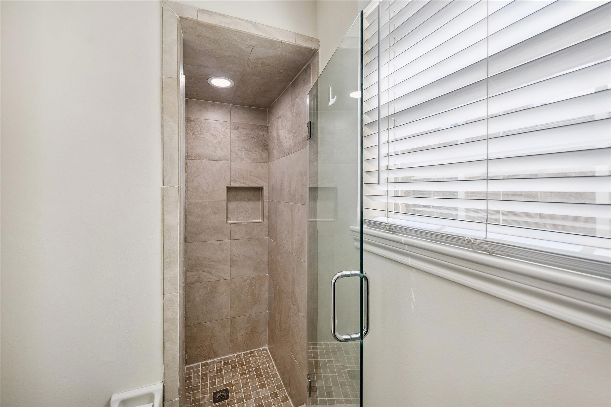 5942 Portal Drive Property Photo 16