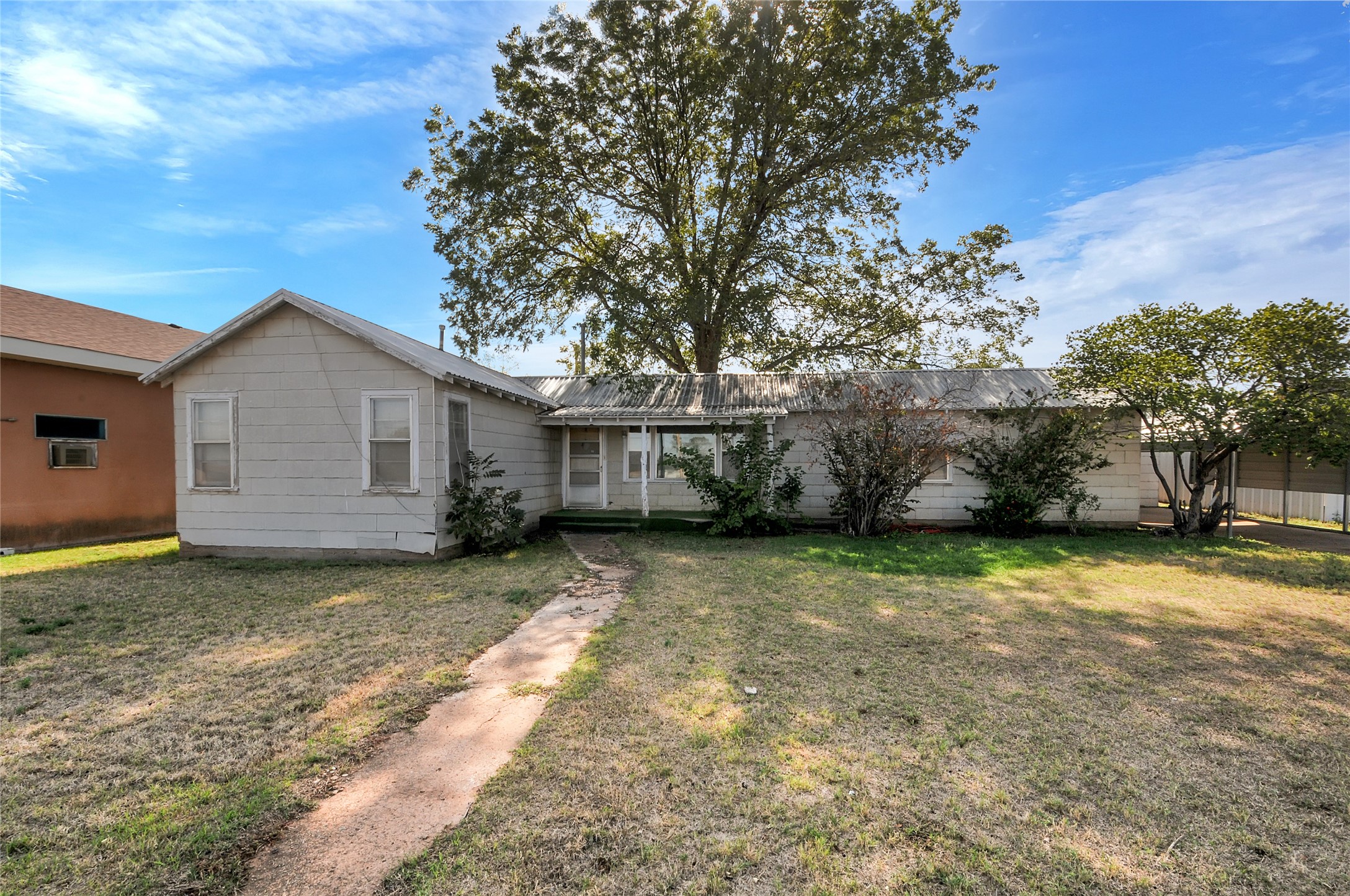 302 3rd Street Property Photo 1