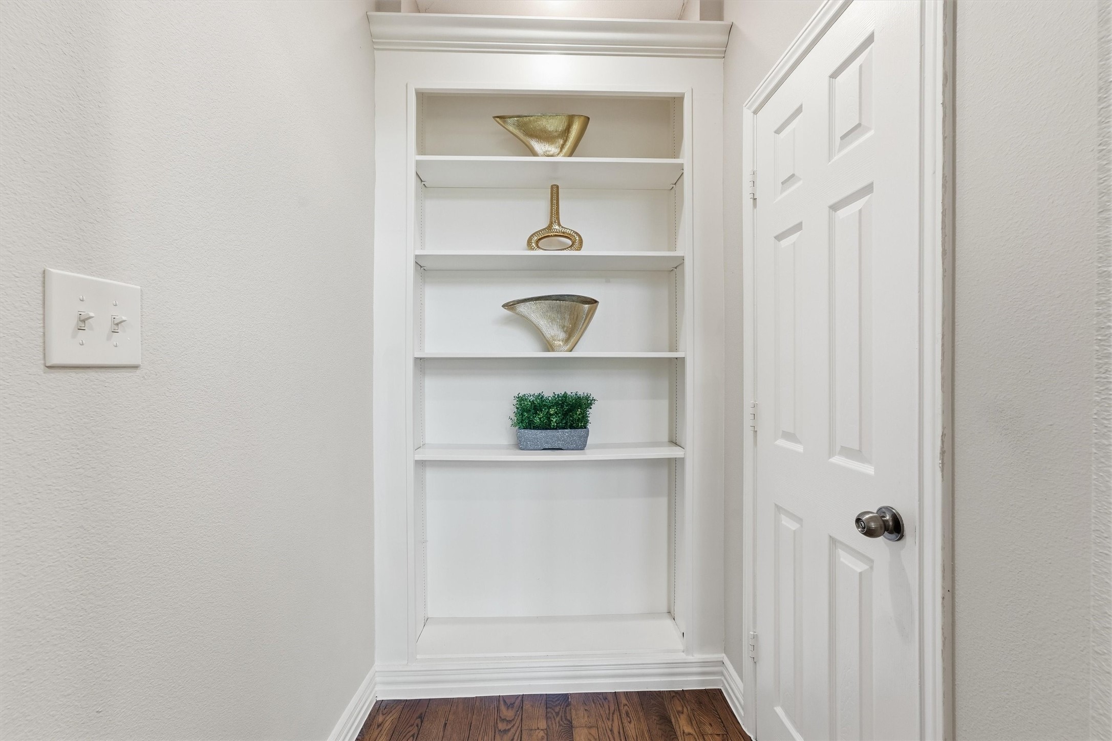 5507 Opal Cove Court Property Photo 9