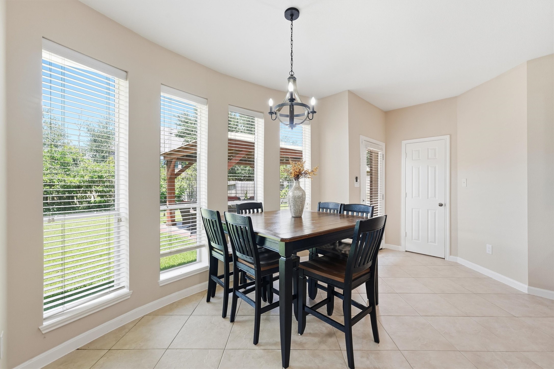 5507 Opal Cove Court Property Photo 14