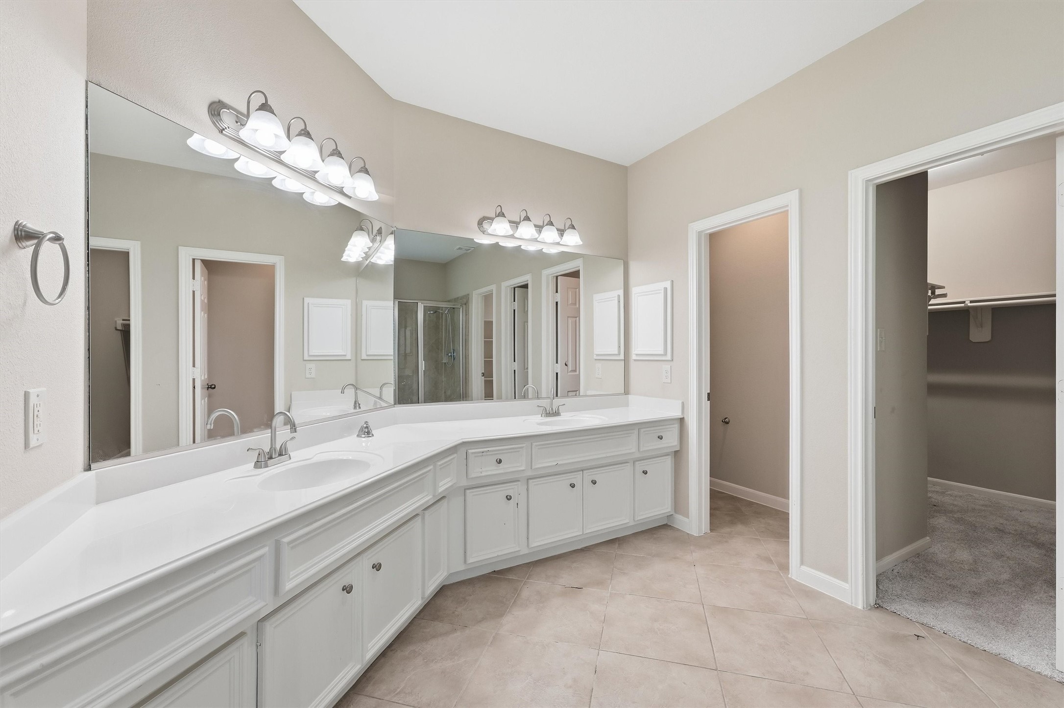5507 Opal Cove Court Property Photo 17