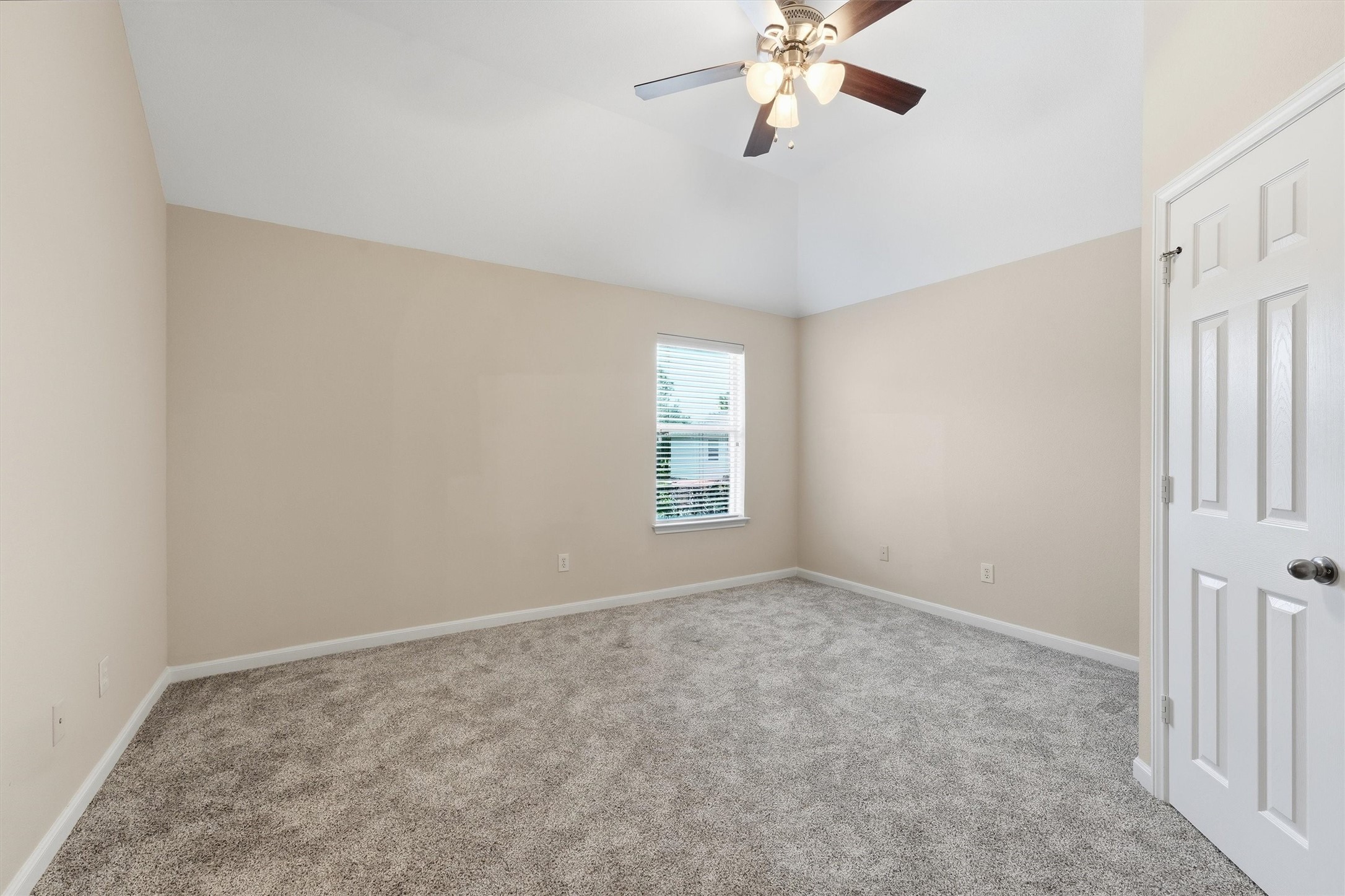 5507 Opal Cove Court Property Photo 21